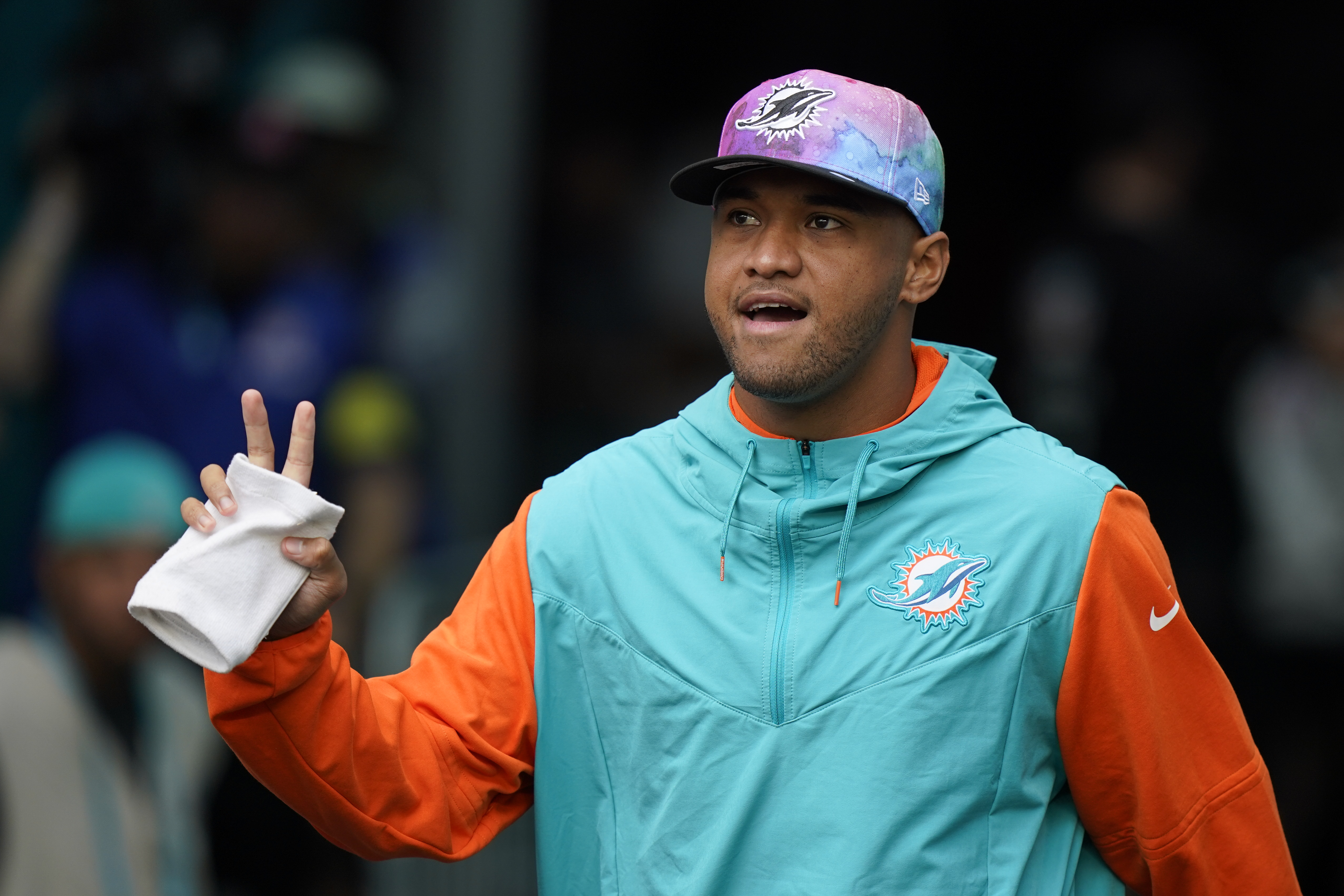 Tua Tagovailoa, sporting new cornrows, talks Dolphins' second-half  expectations