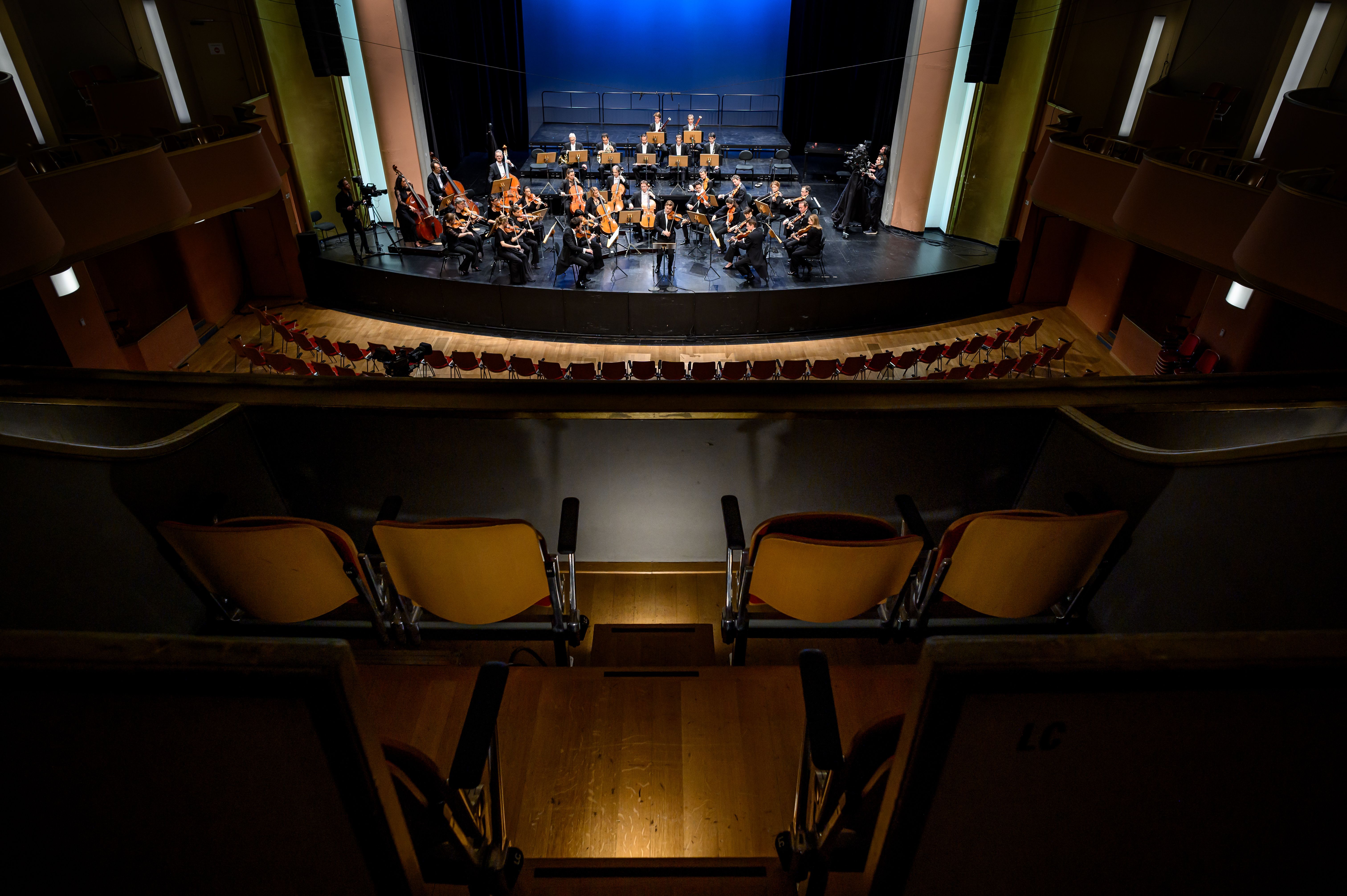 The Lausanne Chamber Orchestra played Beethoven, Schubert, and Mozart this month with violinist Renaud Capucon.
