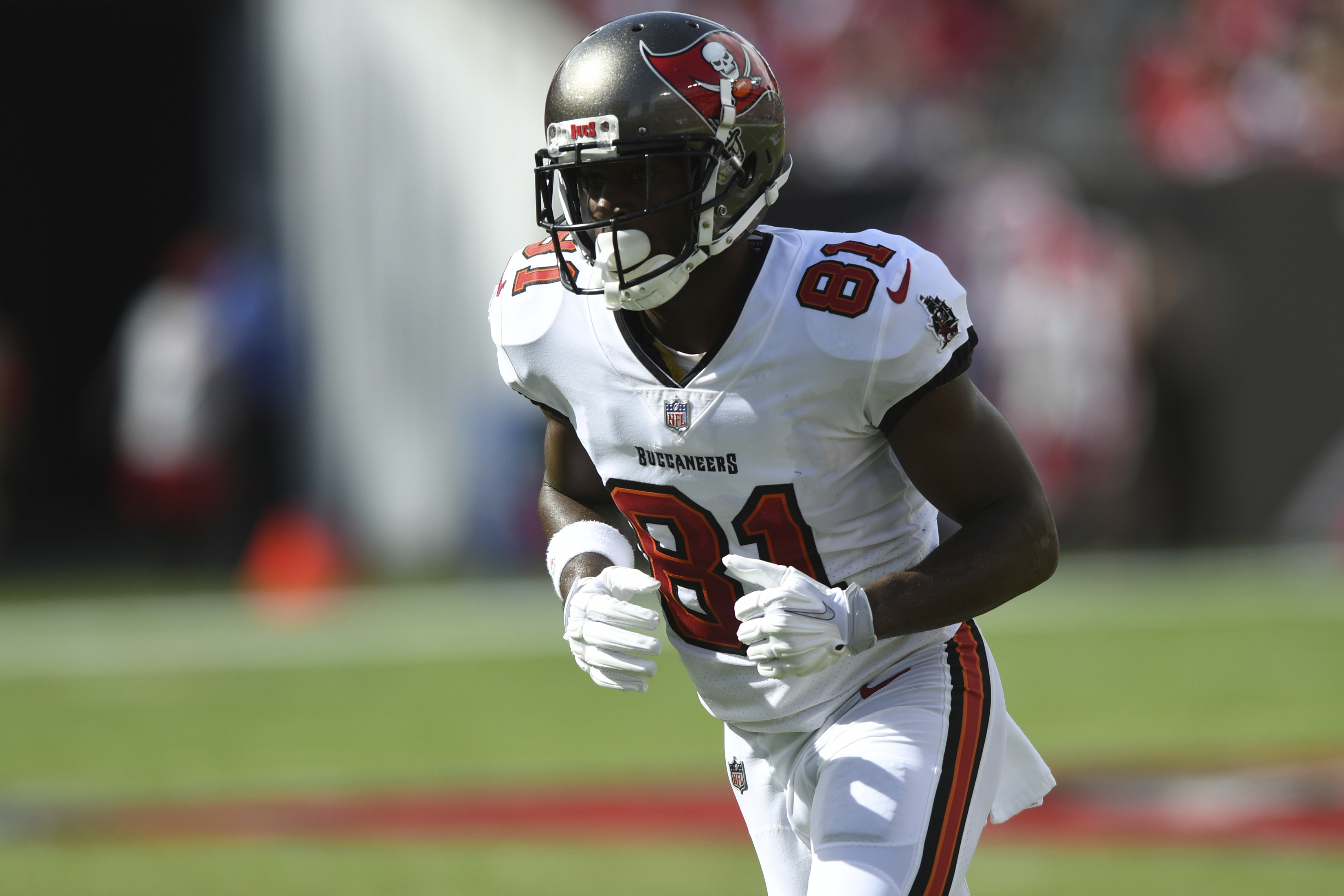 Bucs Place WR Antonio Brown Covid List, Bucs vs. Rams Roster Moves