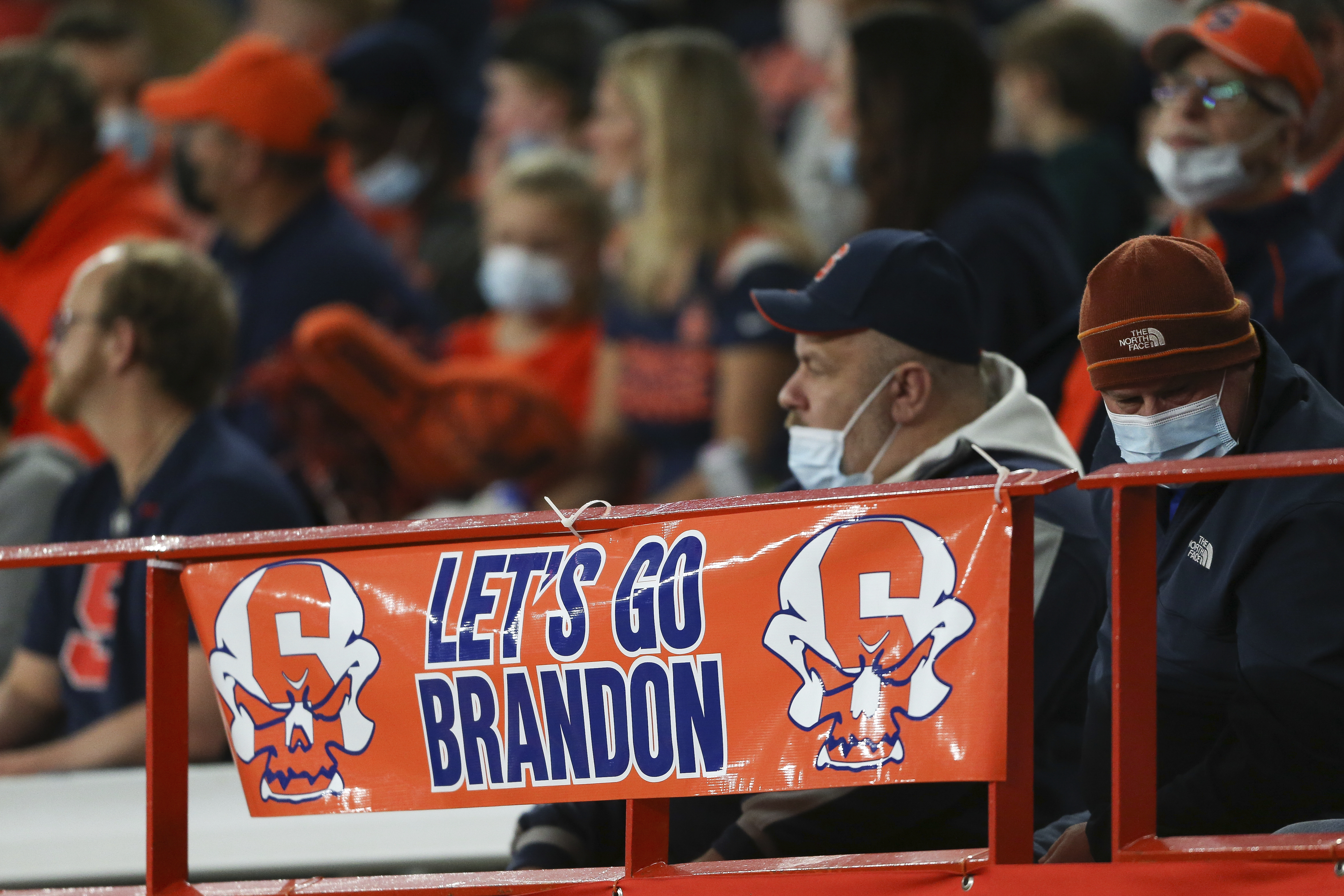 7 Syracuse football players opt for social justice messages, not their  names, on backs of jerseys 