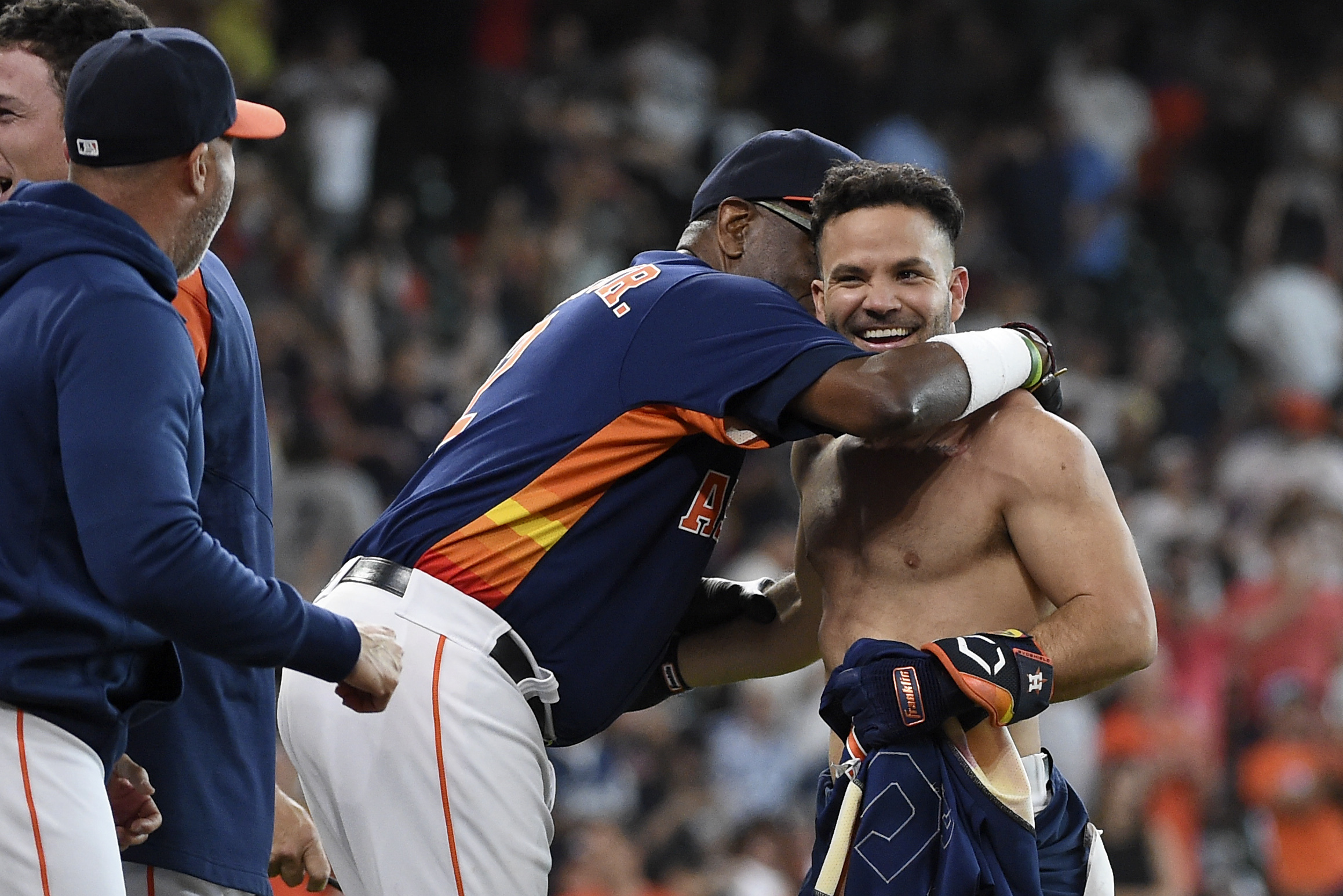 Astros rally to sweep Yankees and set up Phillies game in World Series -  The Japan Times