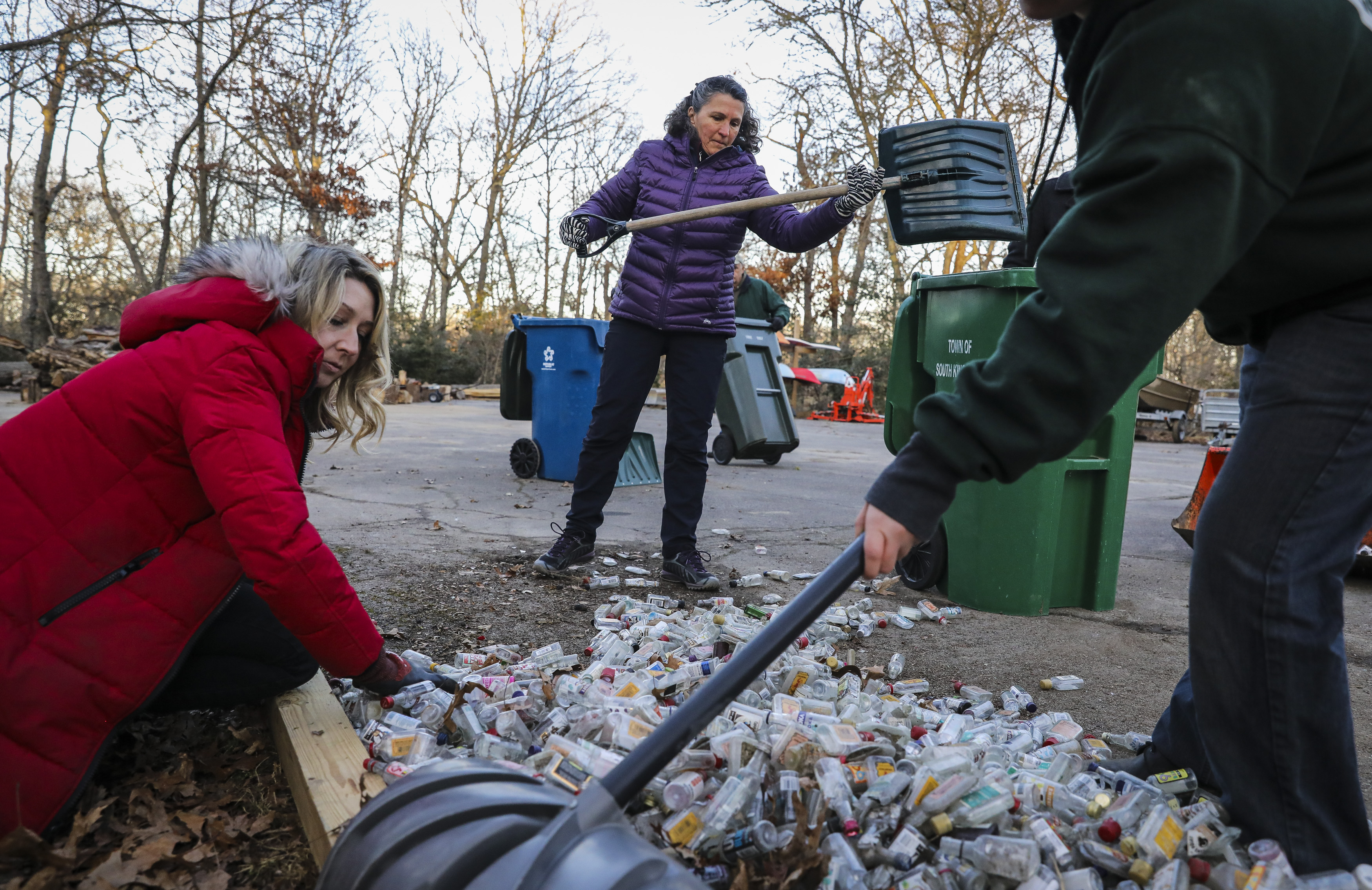 Last Call for Minibottles? A Little Booze Battle is Nipping at Maine - WSJ