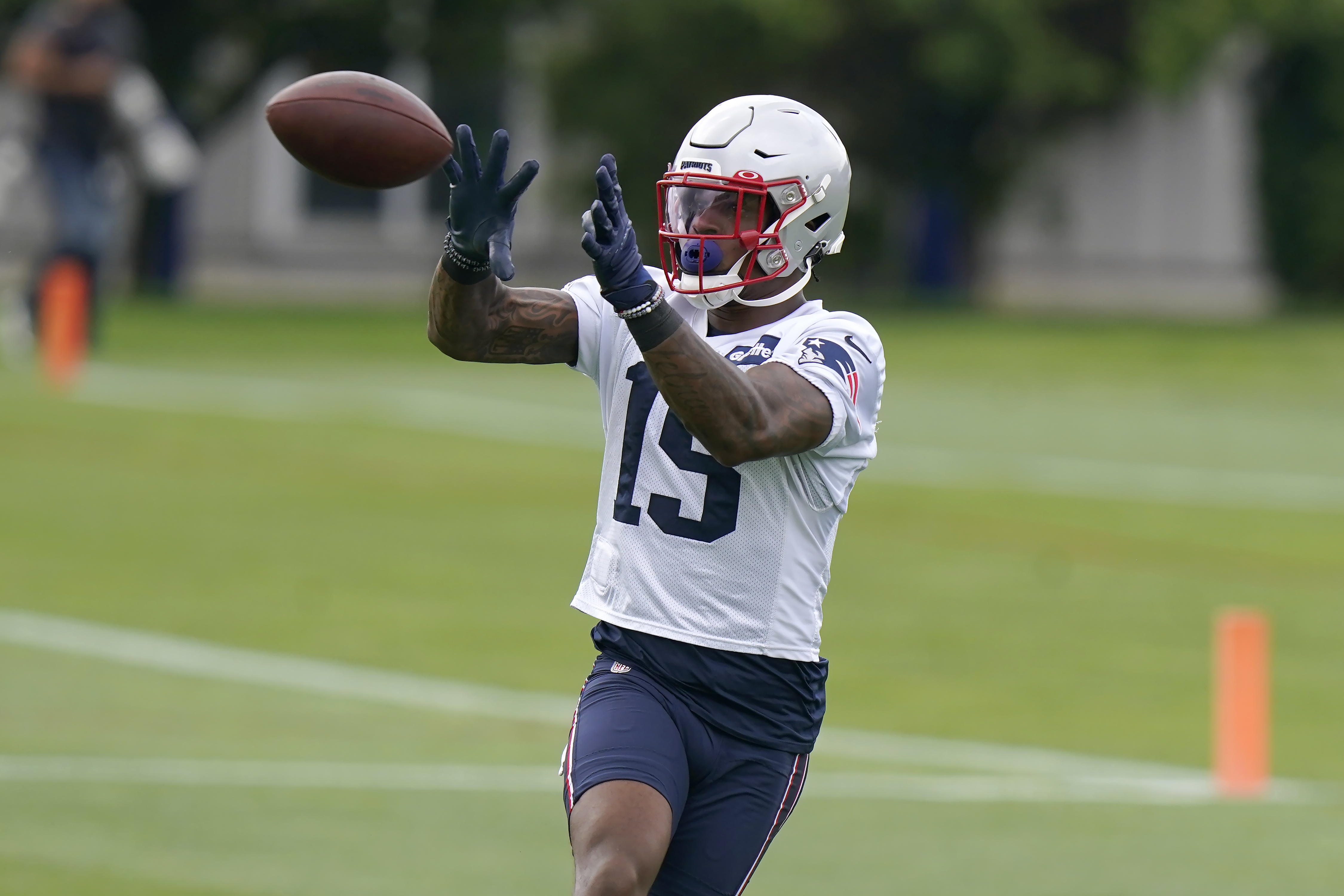 New England Patriots wide receiver N'Keal Harry grabs a pass an