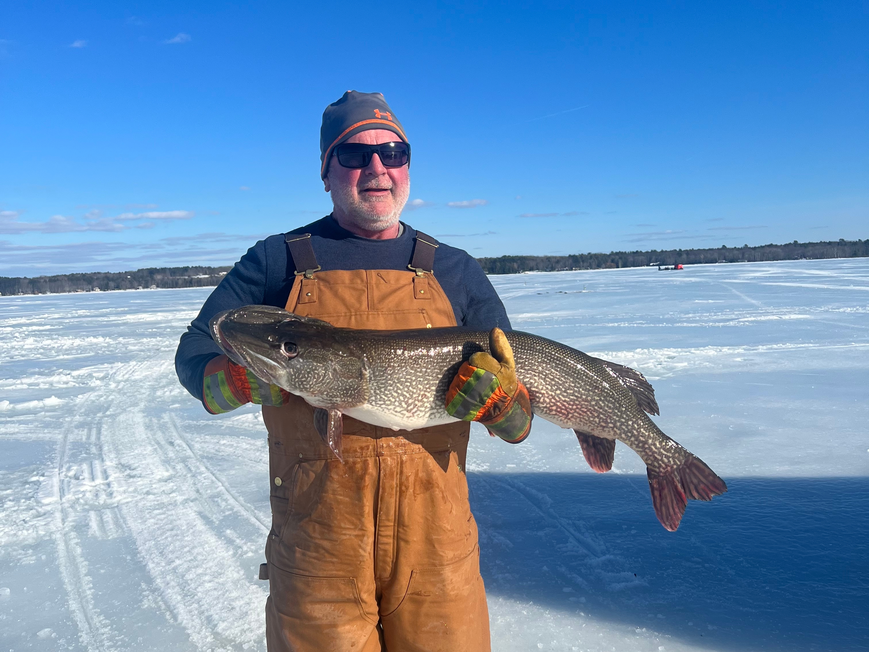 Maine man reels in massive, 'world-class' 25.9 pound northern pike his  first time ice fishing - The Boston Globe