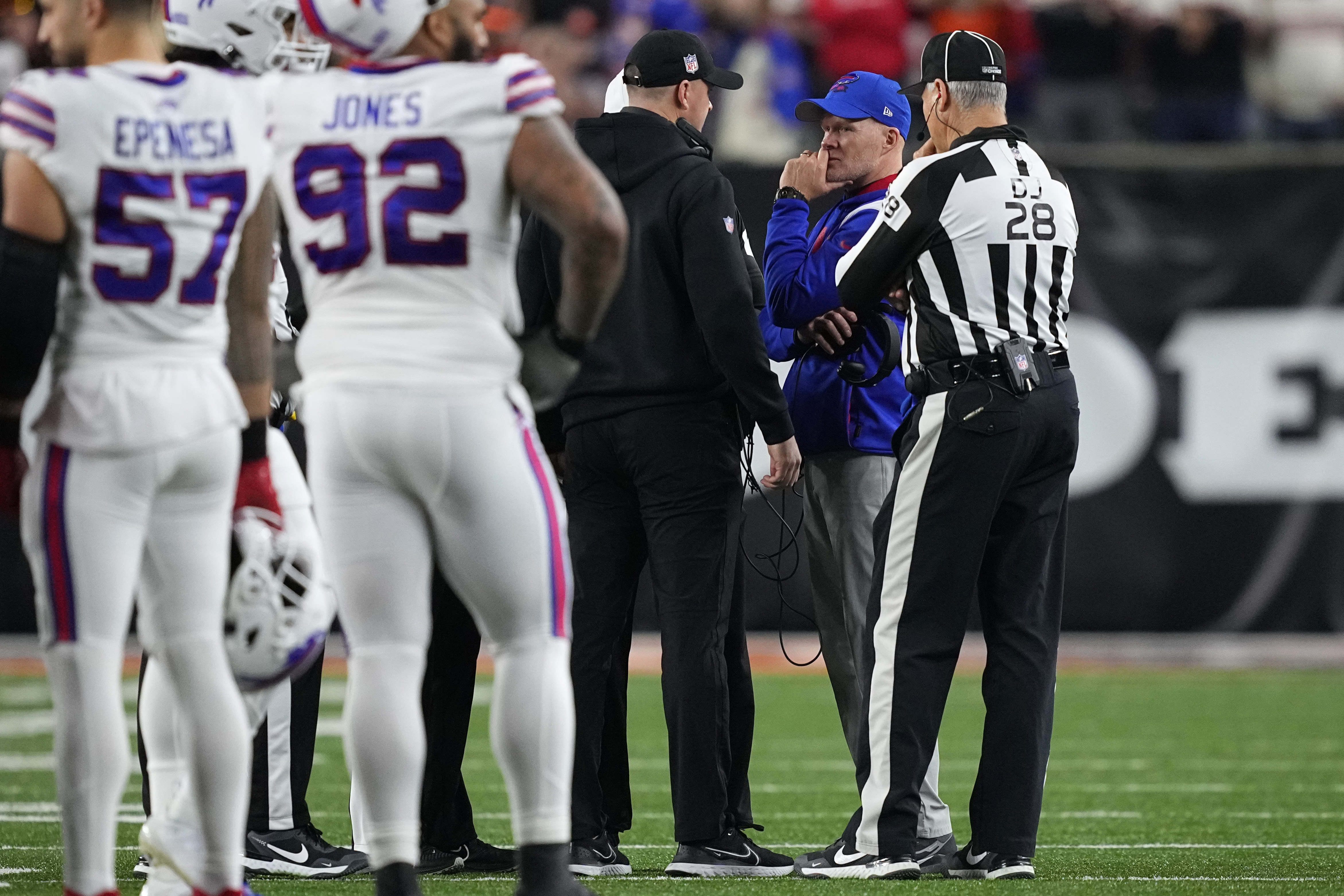 Damar Hamlin injury: Teamwork between Bills, Bengals medical staff