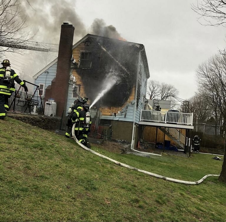 Firefighters battle ‘stubborn’ 3alarm blaze in Braintree Friday