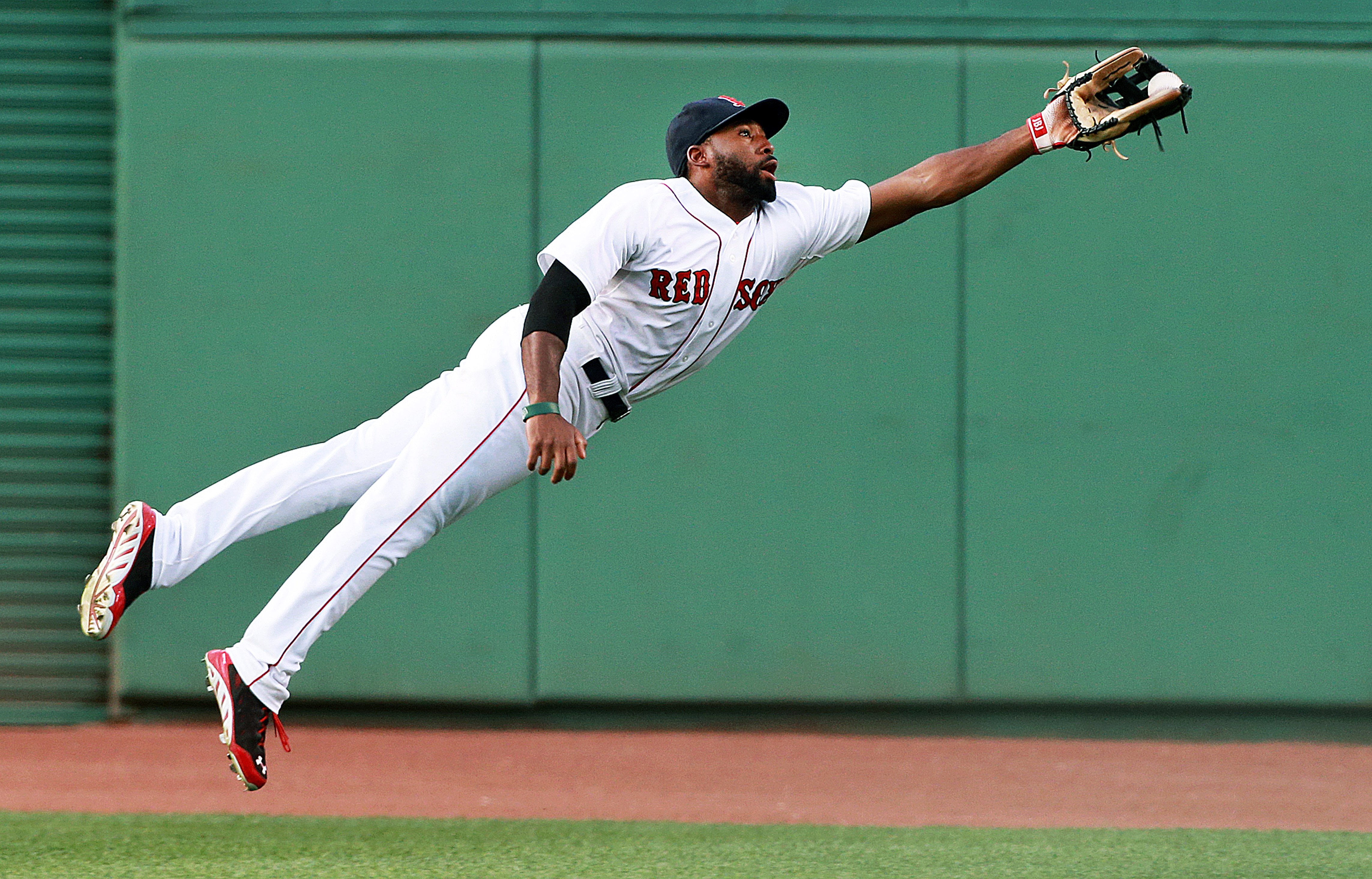 Red Sox outfielder Jackie Bradley Jr. and wife Erin stepping up