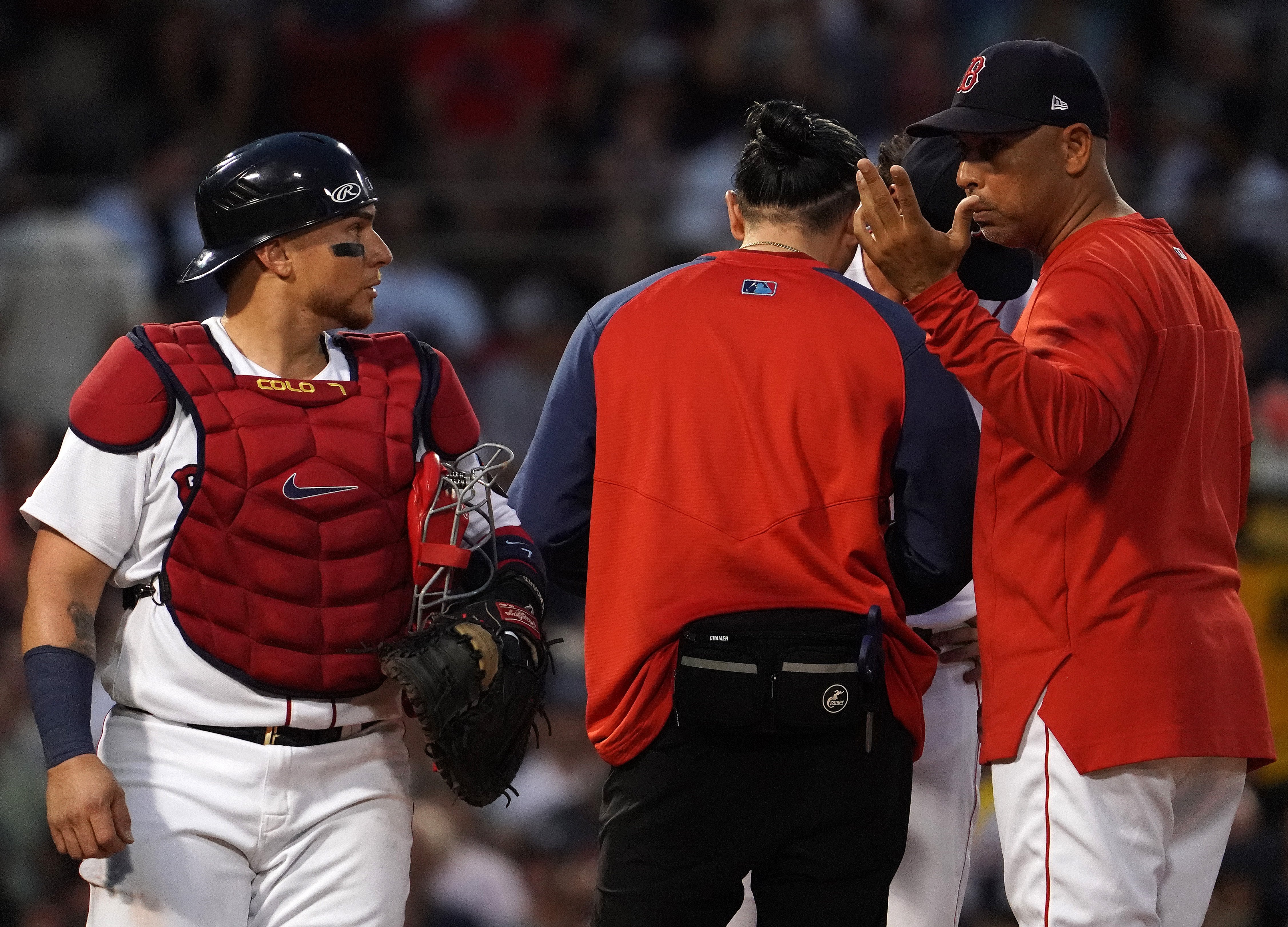 Red Sox' Rafael Devers battling through forearm discomfort against Rays -  The Boston Globe