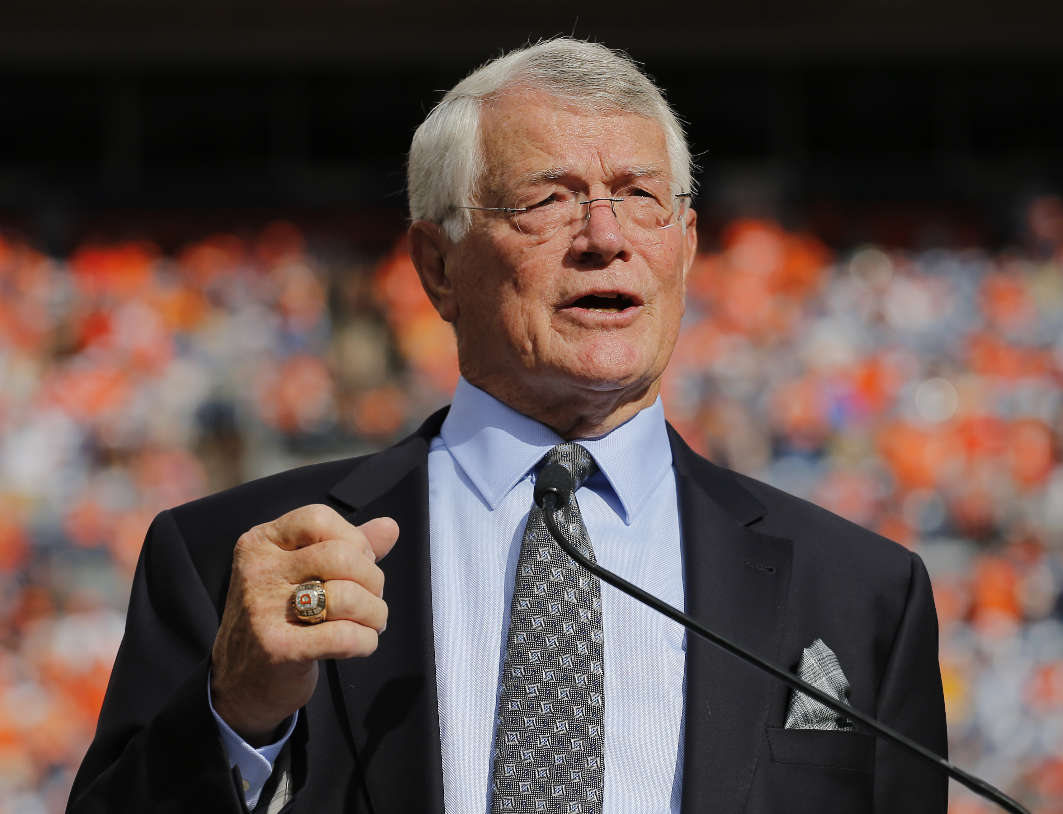 Former Broncos, Falcons, Giants coach Dan Reeves dies at 77 - The Boston  Globe