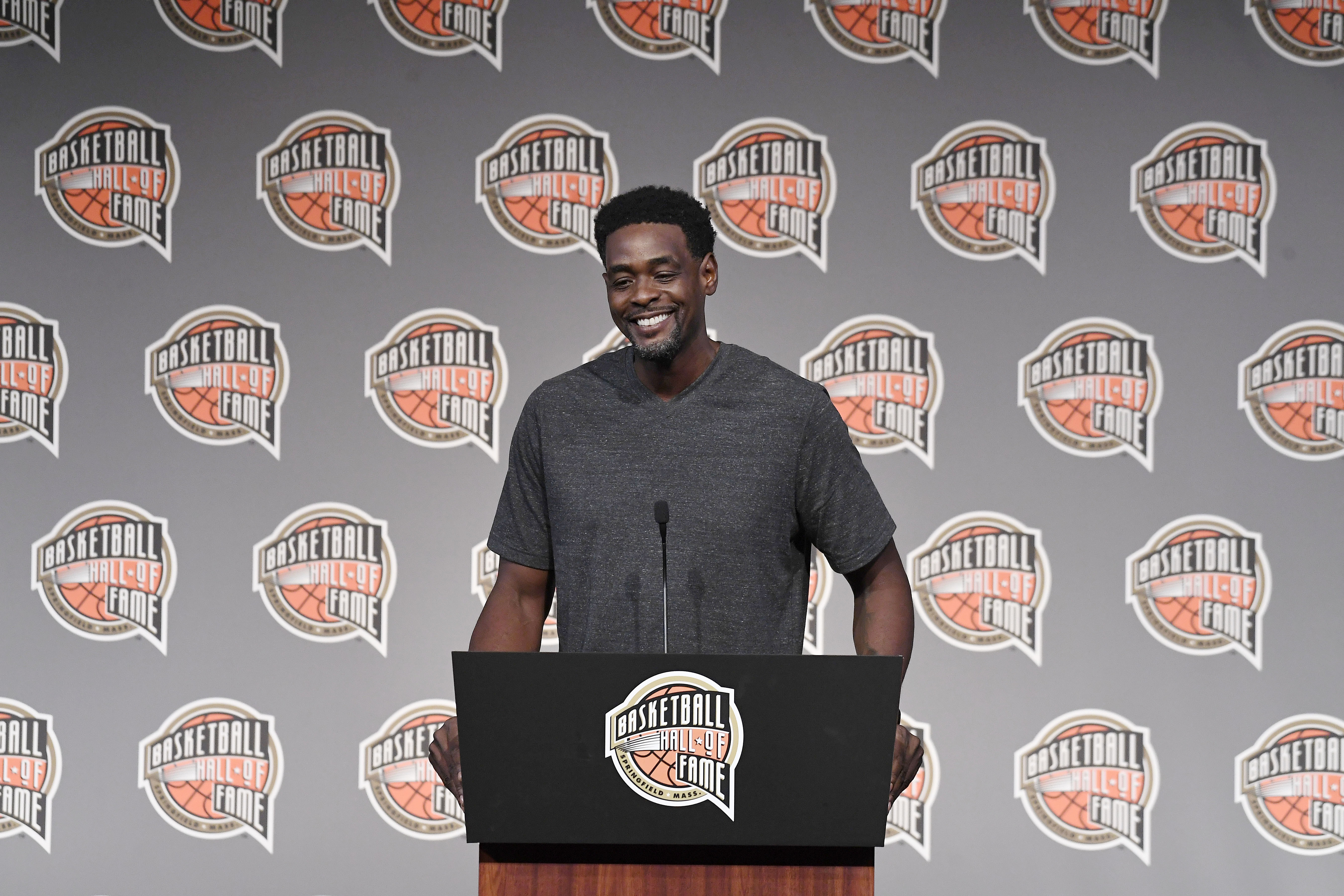 Influential Chris Webber elected to Basketball Hall of Fame