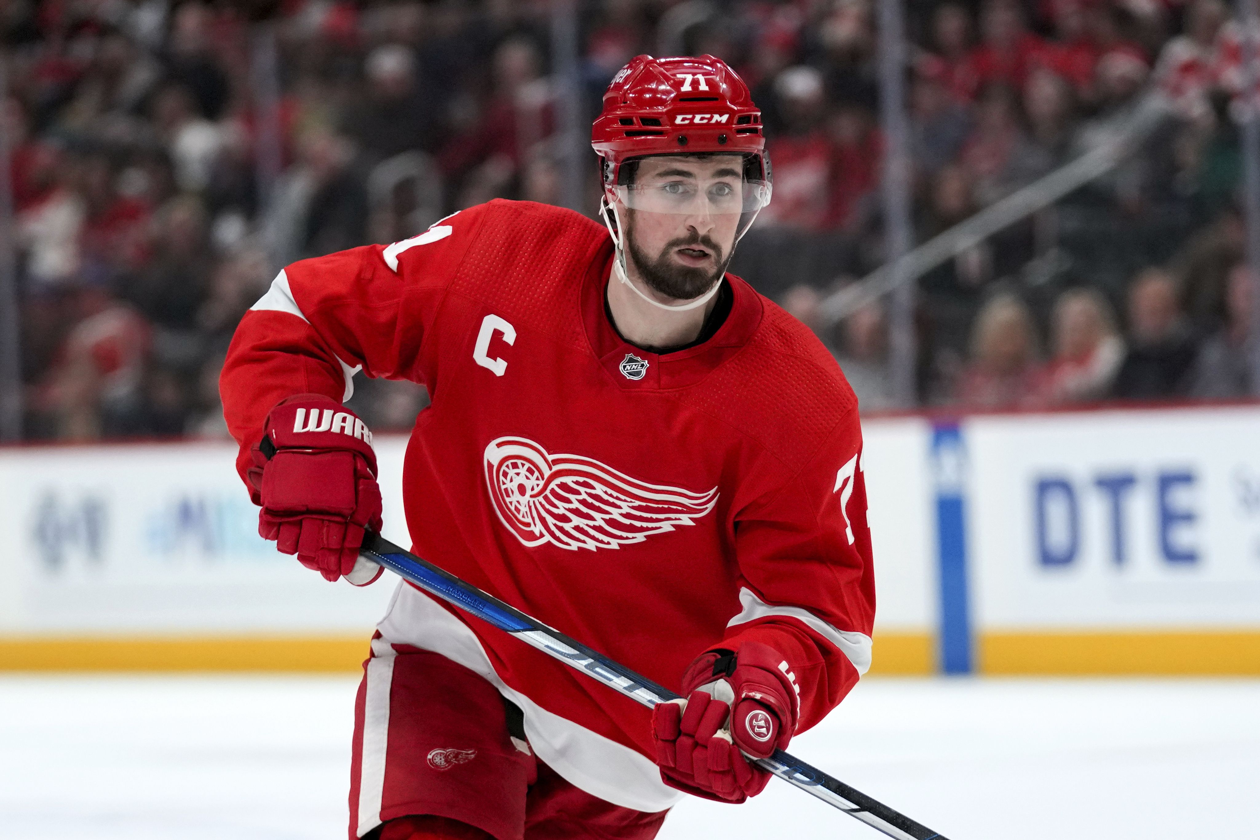Dylan Larkin's choice: Another year at Michigan or Red Wings contract?
