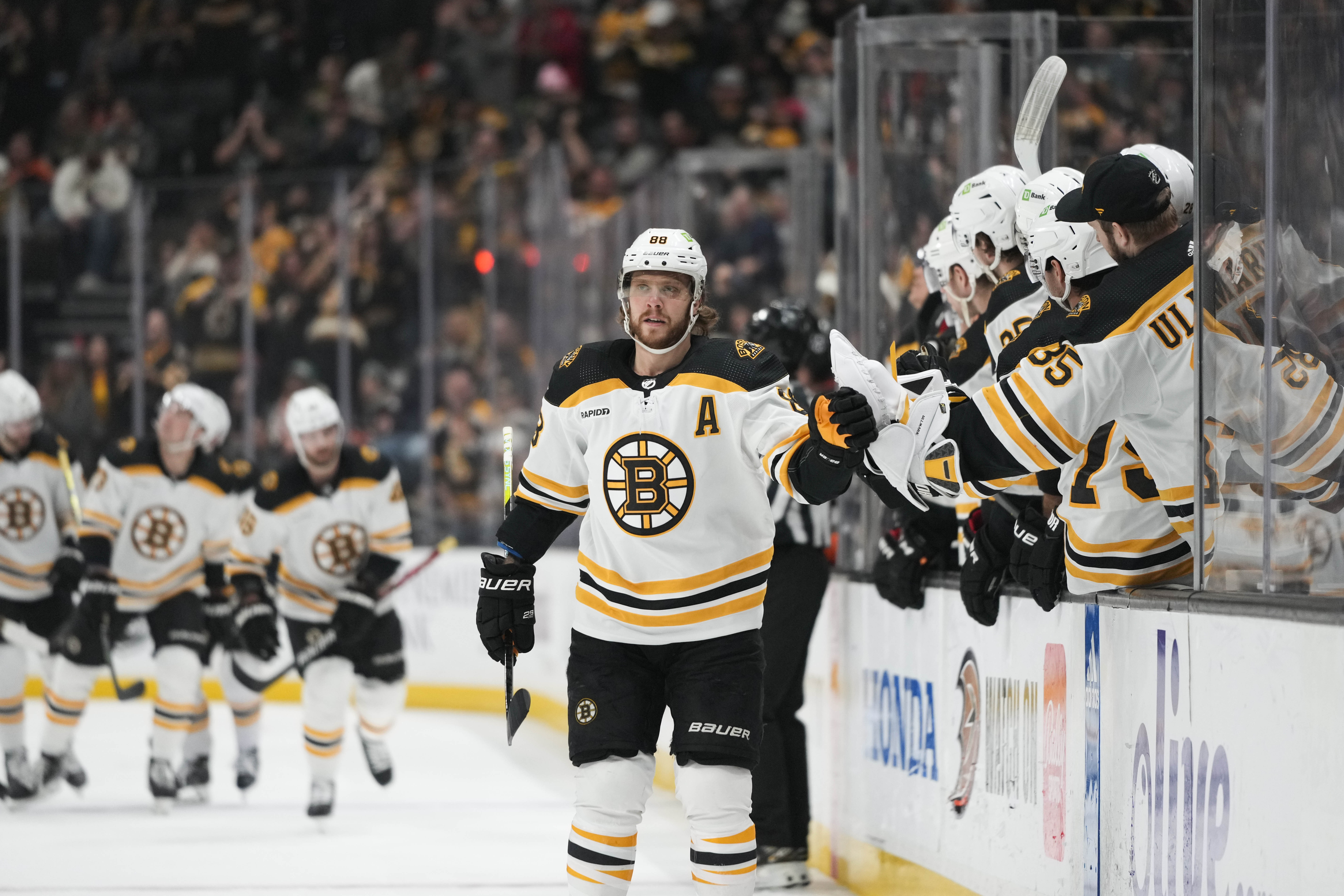 David Pastrnak's hat trick lead Boston Bruins past Philadelphia