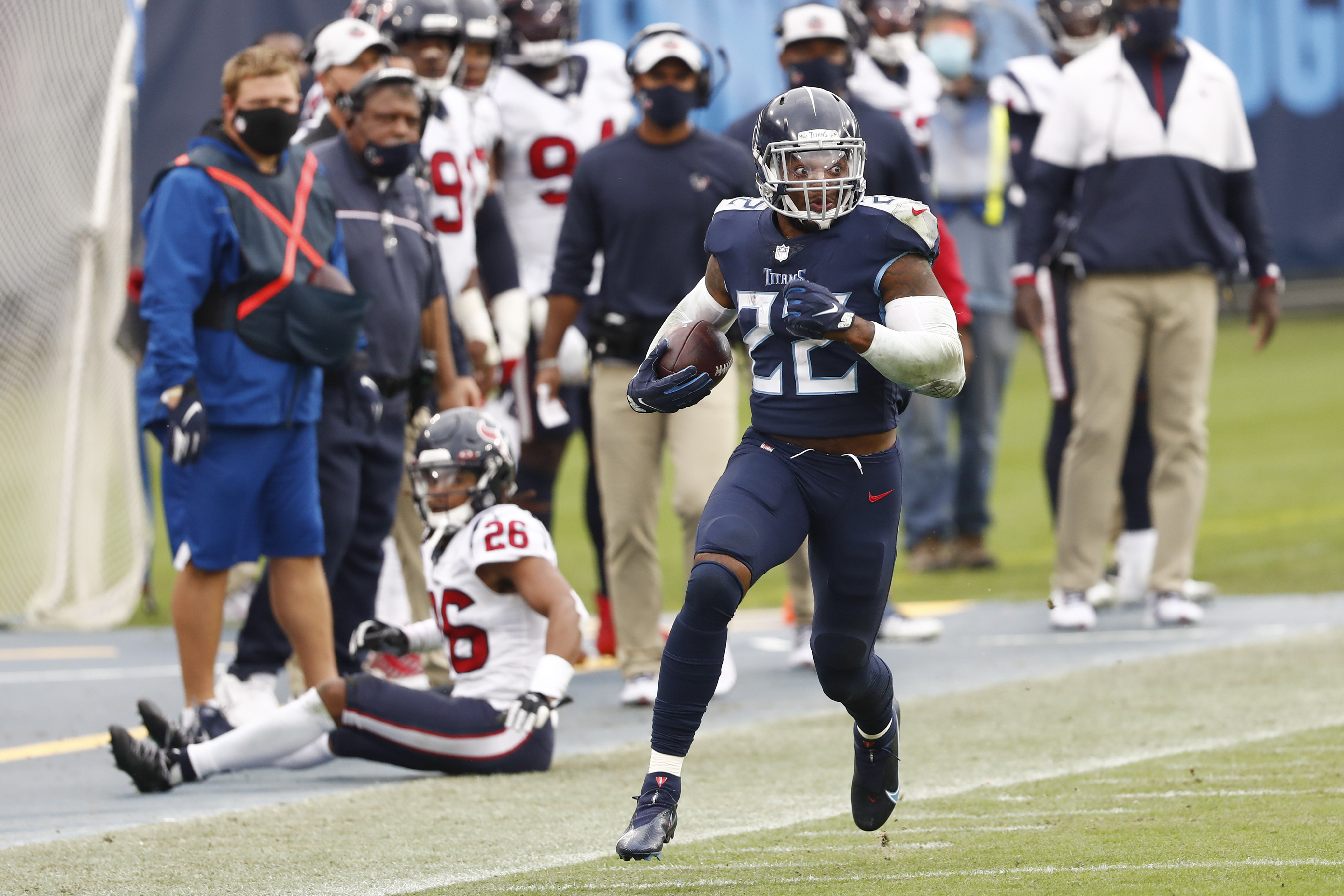 Rested, healthy Titans eager to begin playoff run with big horse Derrick  Henry back - The Boston Globe