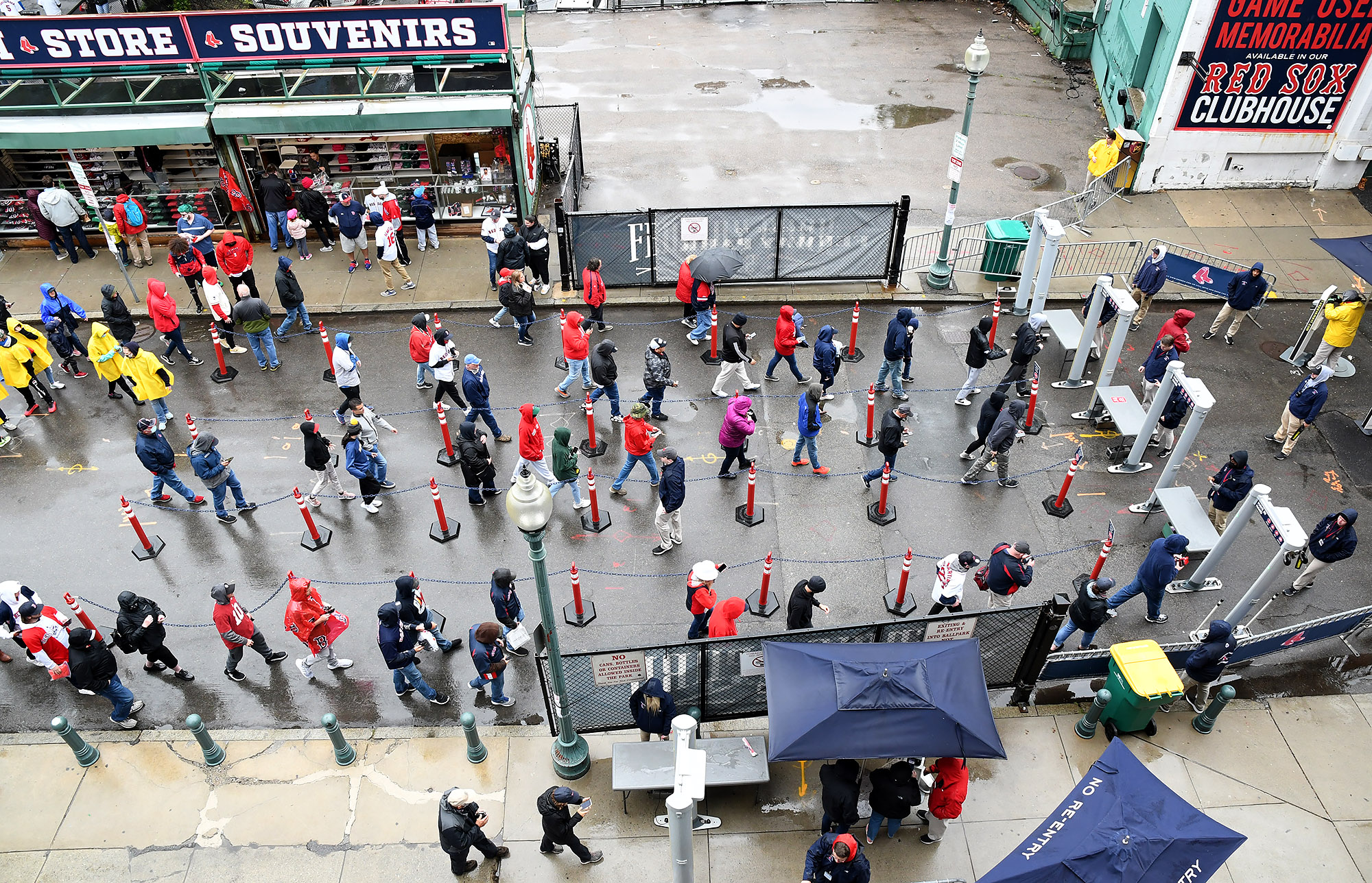 GALLERY: Crowds return to Fenway for Opening Weekend – The Daily