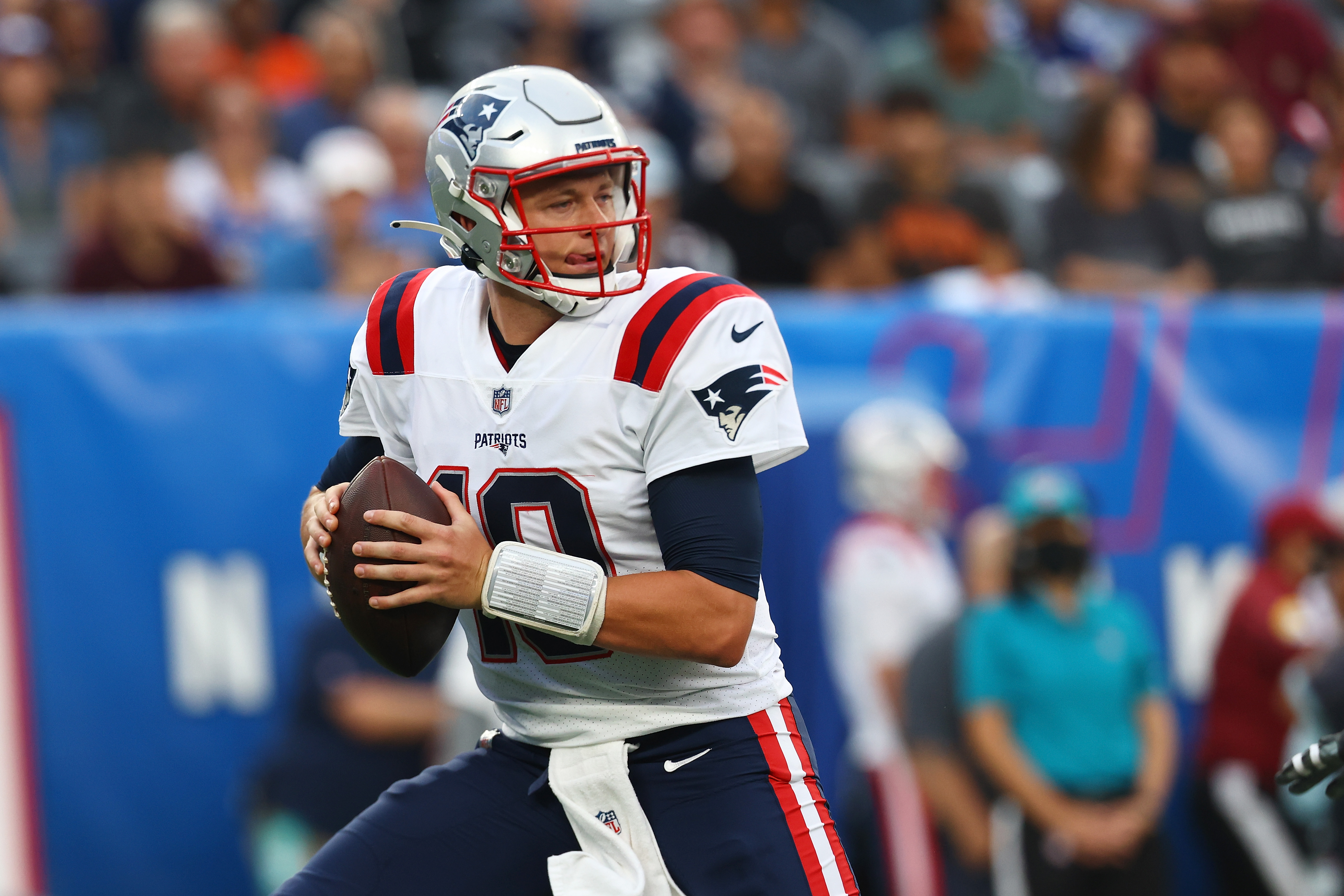 Mac Jones and the Patriots are garnering plenty of hype: 'You're going to  see them come back' - The Boston Globe