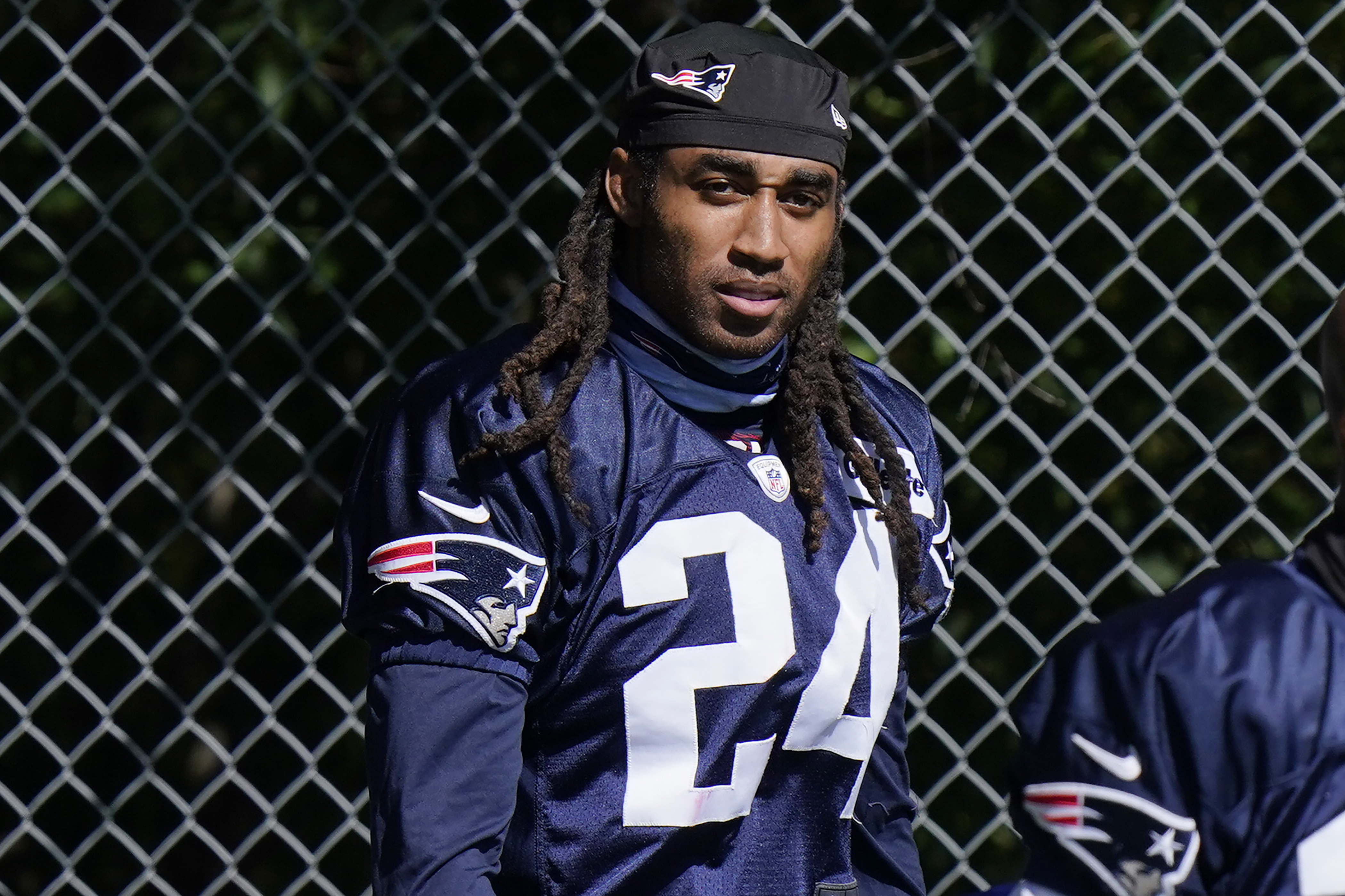 In deleted tweet, Patriots' Stephon Gilmore hints at dissatisfaction with  contract - The Boston Globe