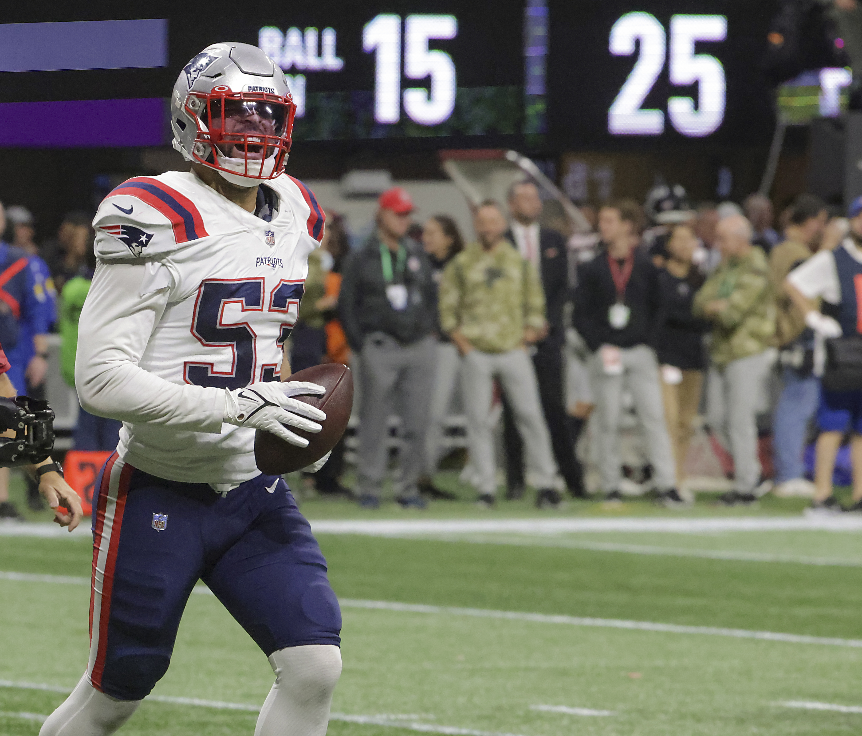 Patriots LB Kyle Van Noy Seals Win Over Falcons With Late Pick-Six