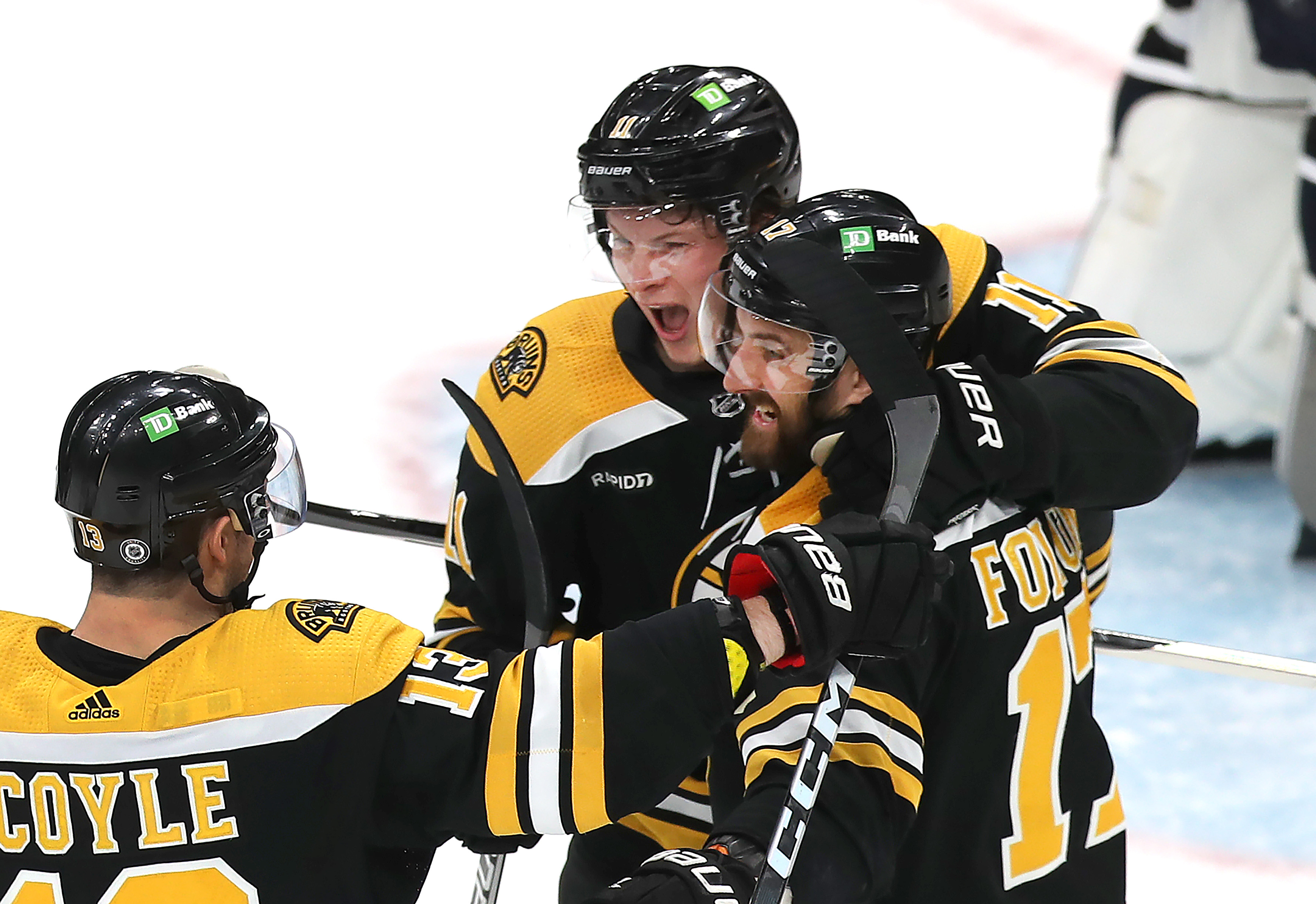 Nick Foligno breaks 3rd-period tie, Bruins beat Jets 3-2