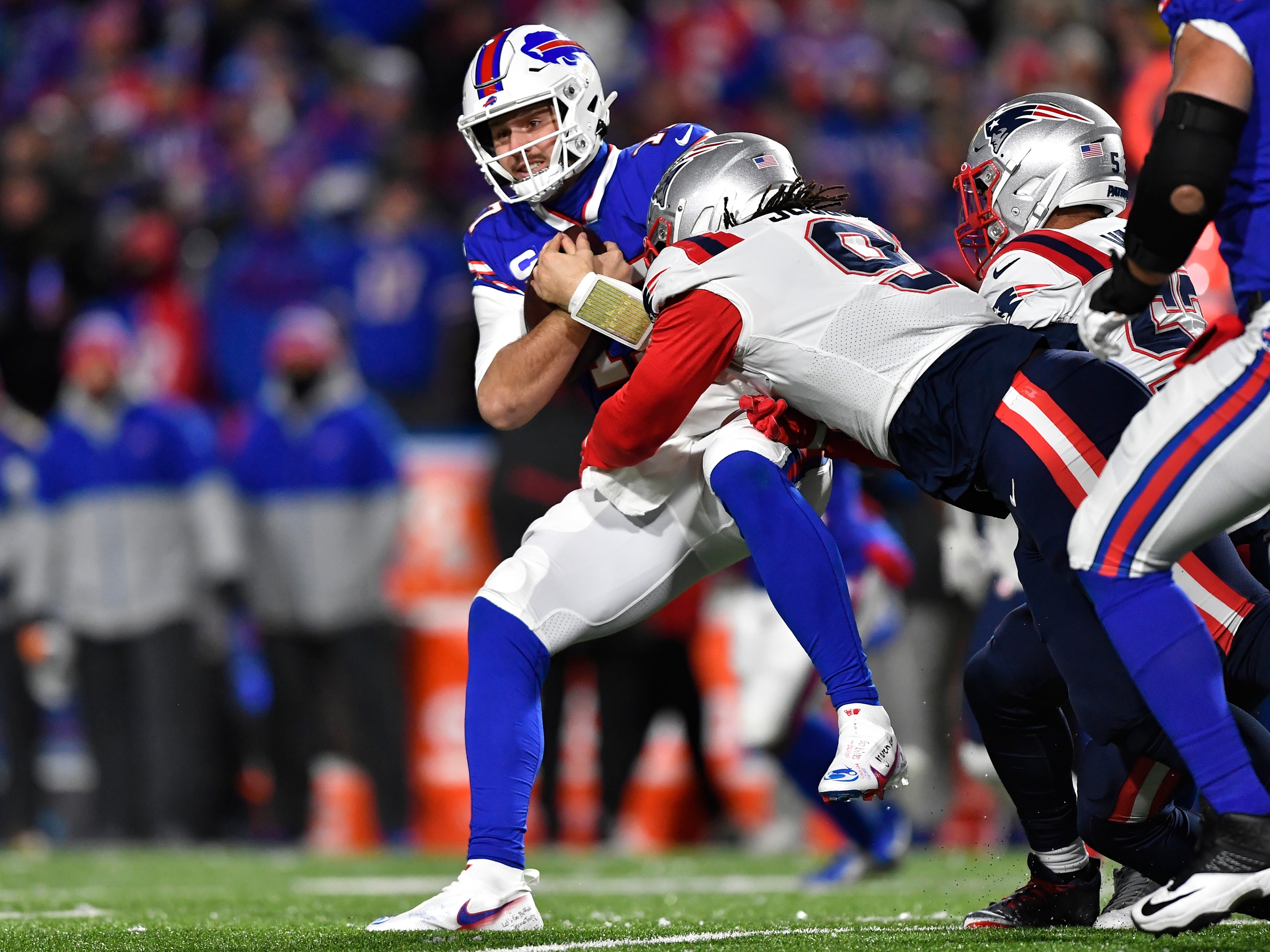 Bills QB Josh Allen in walking boot following loss to Buccaneers