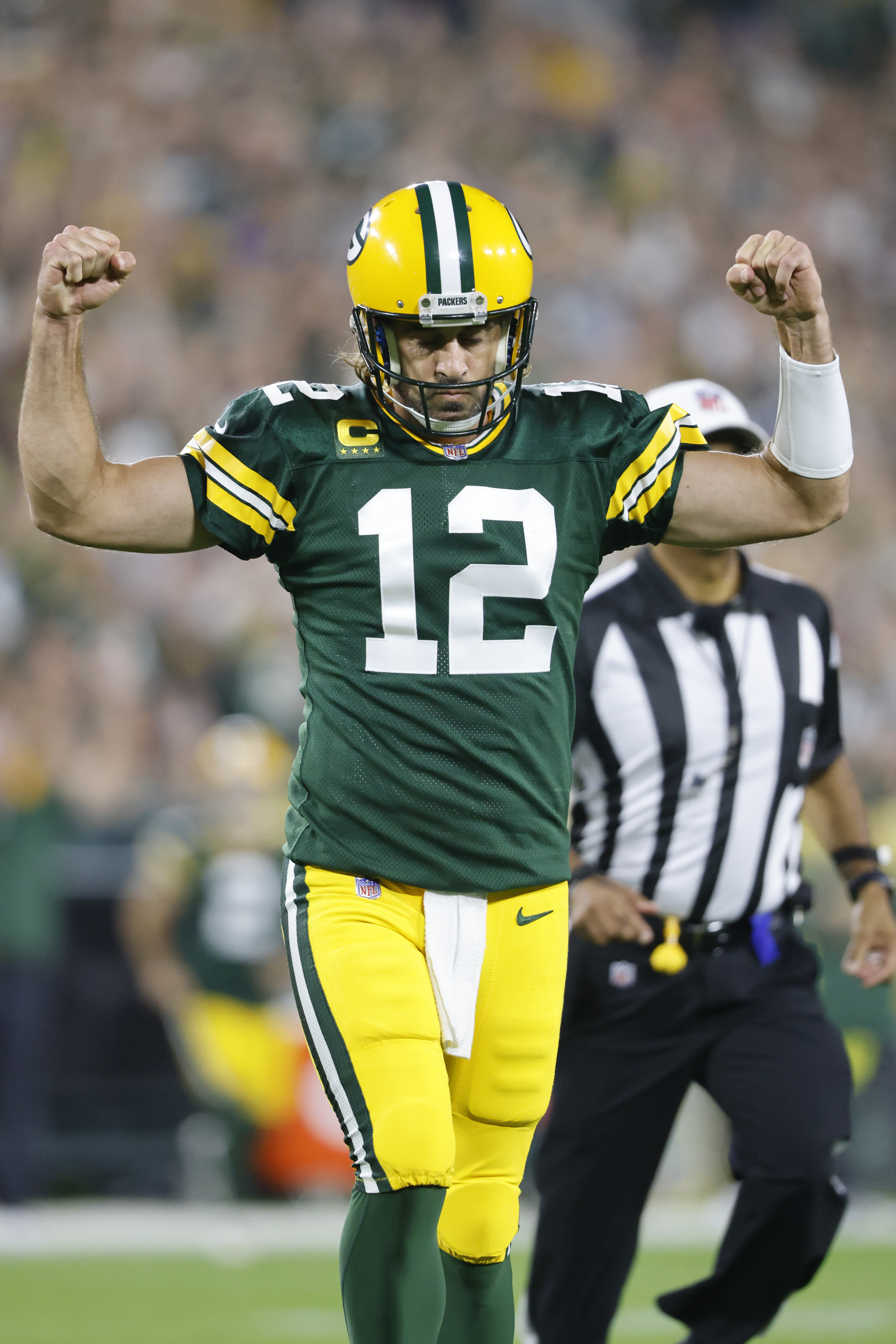 Aaron Rodgers throws four TD passes as Packers dominate second half to beat  Lions - The Boston Globe