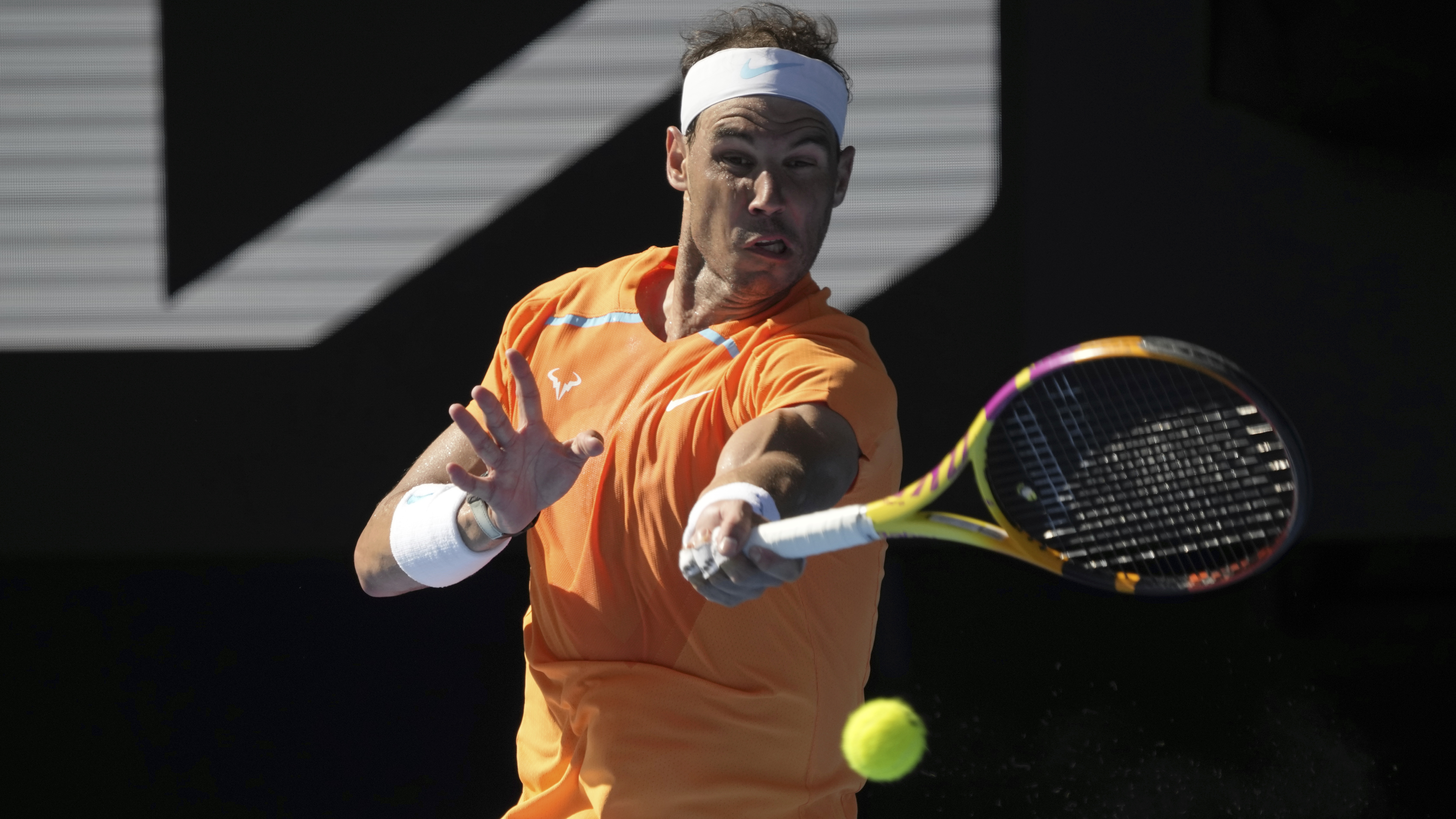 Rafael Nadal wins mediocre match in first round of Australian Open