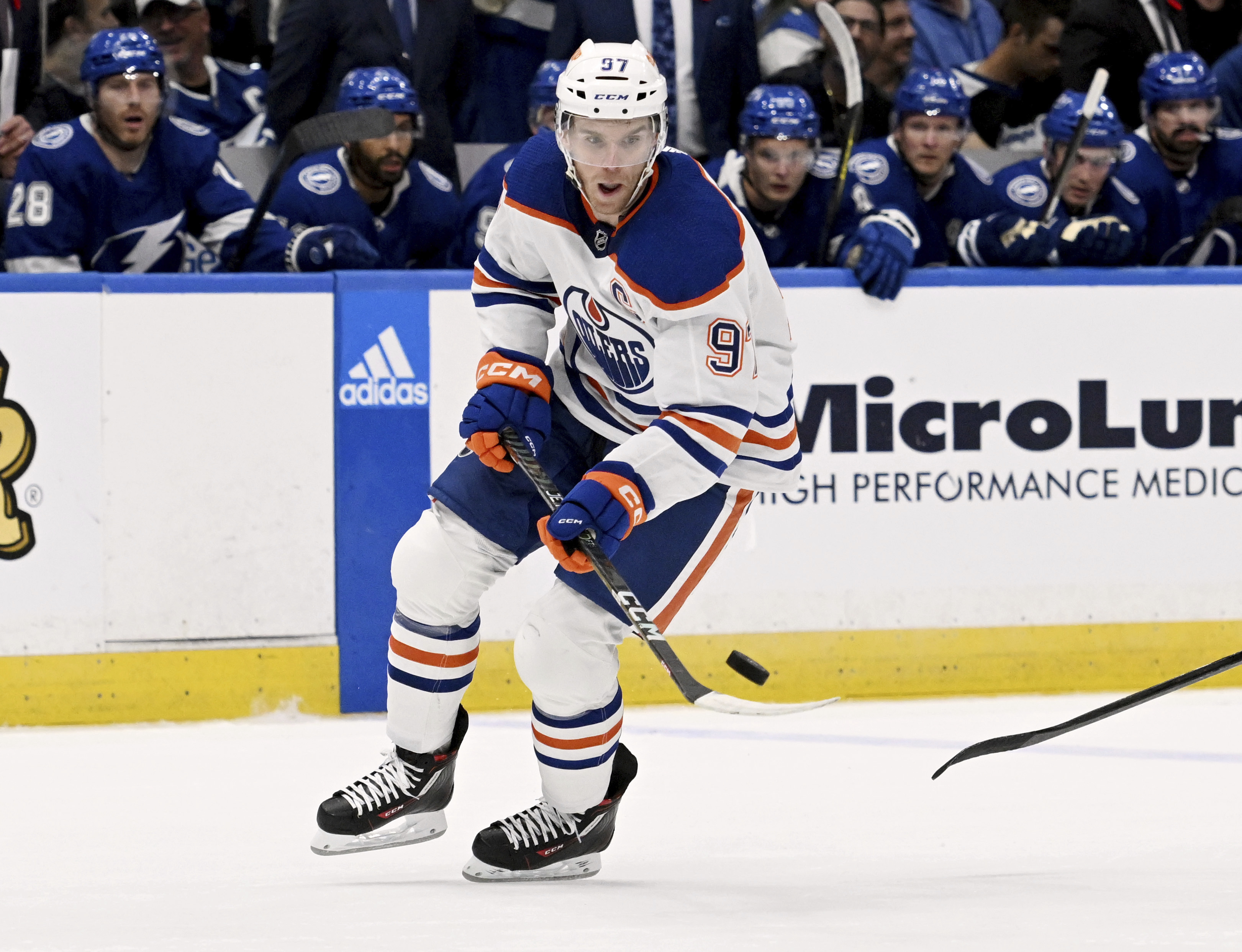 Connor McDavid: Oilers forward named youngest captain - SI Kids