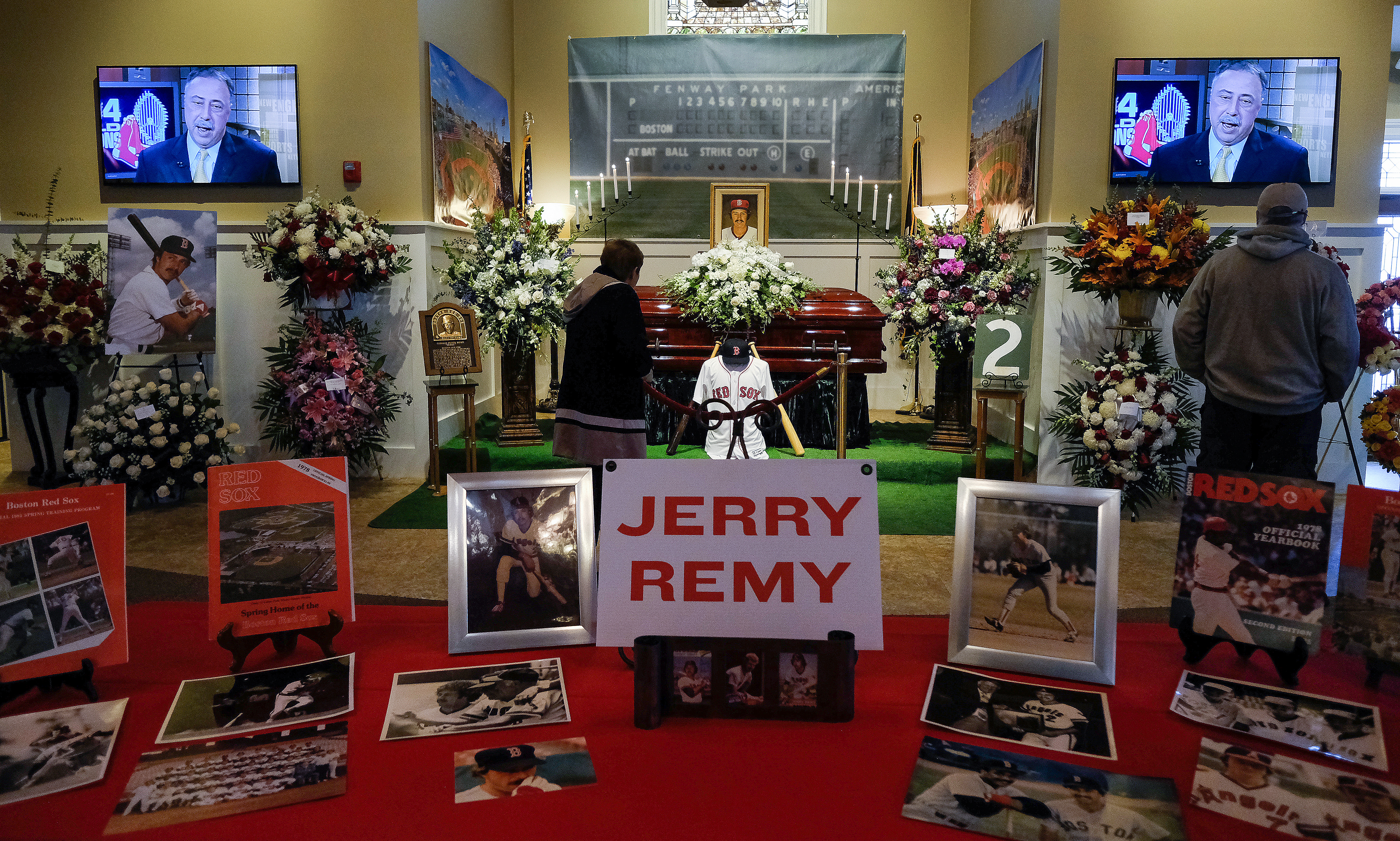 Mourners attend public wake for Red Sox Hall of Famer and longtime