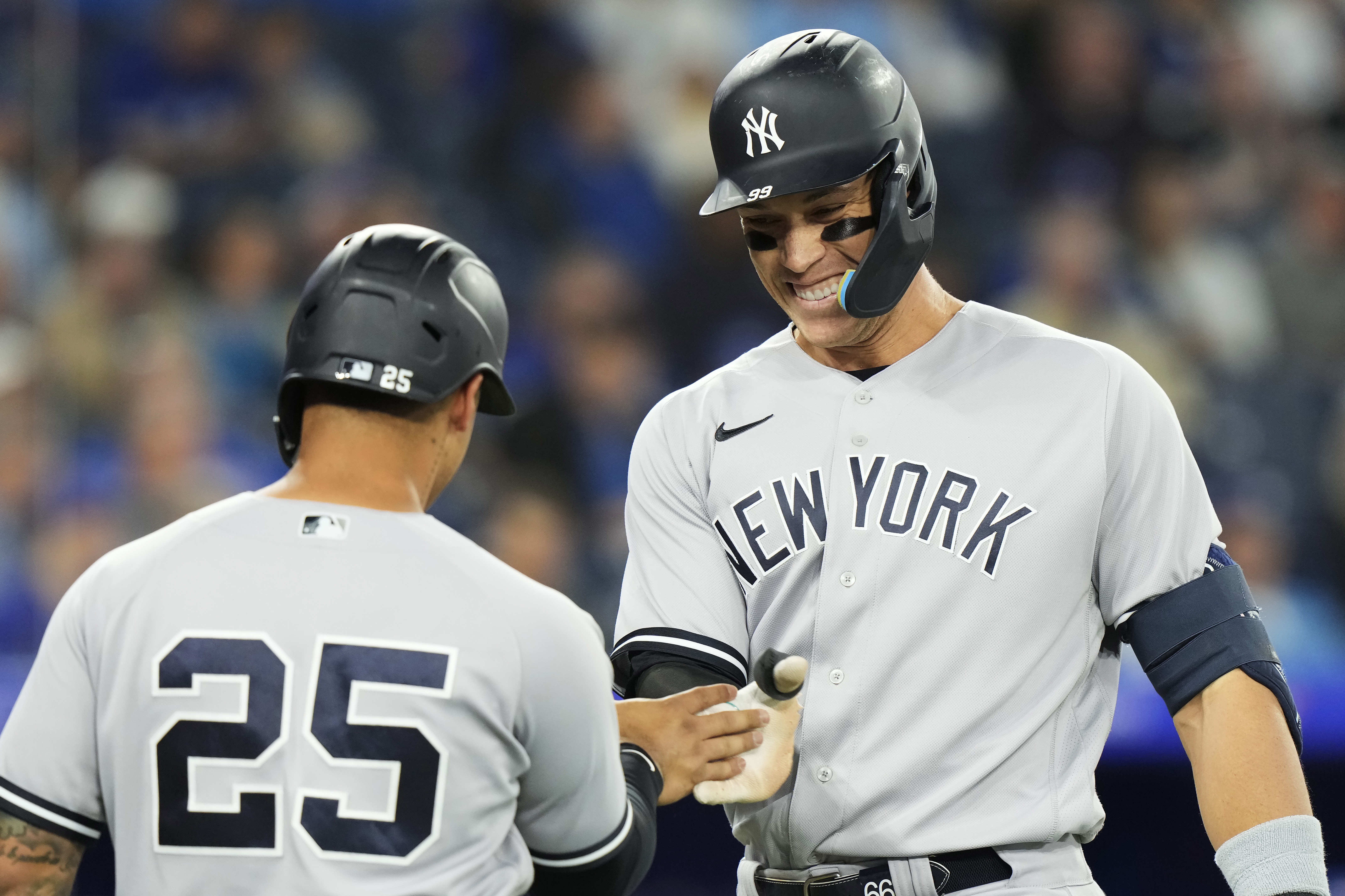 Yankees get 11th win in 16 games as Aaron Judge starts off victory over  Jays with two-run homer - The Boston Globe