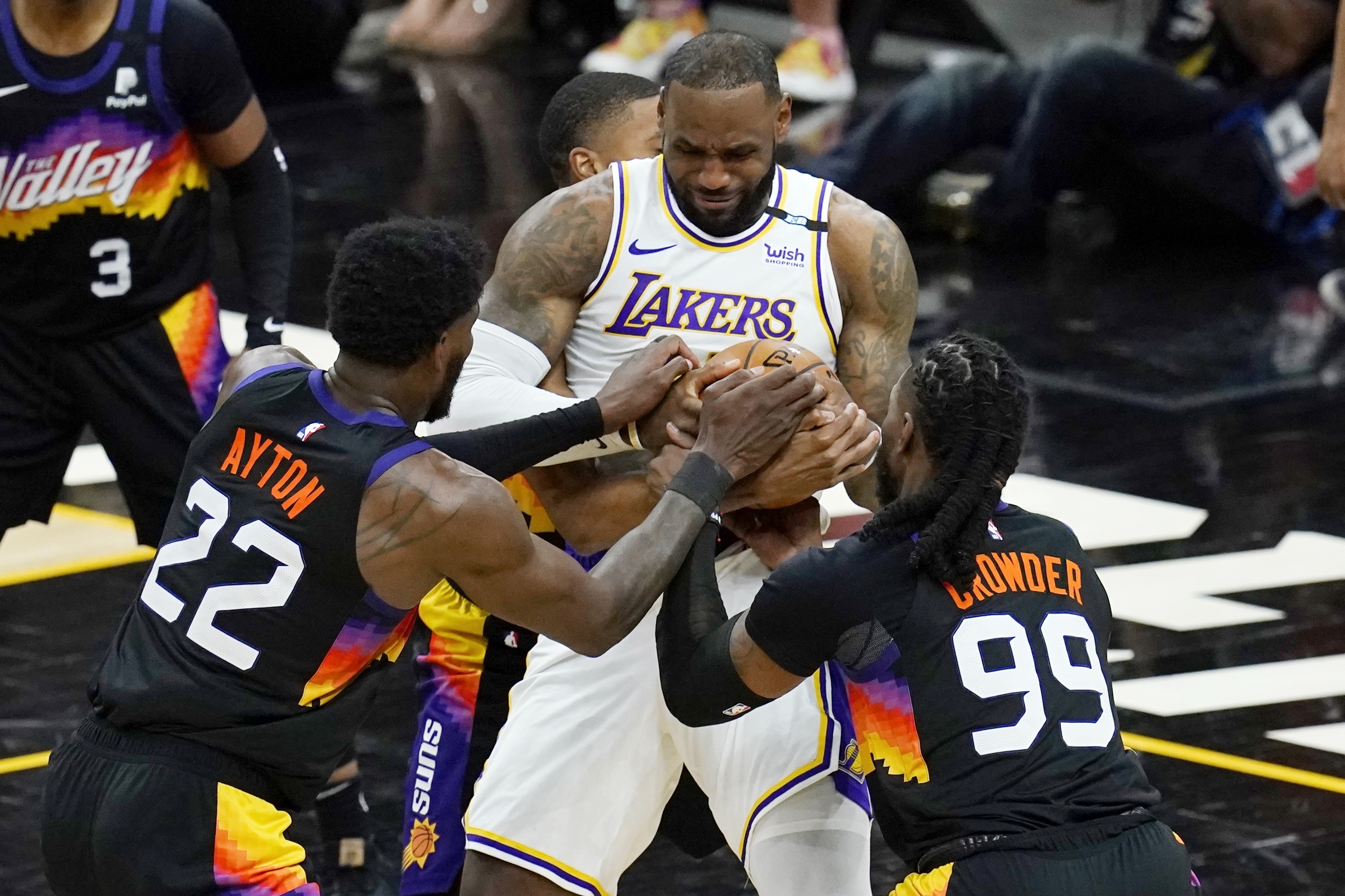 LeBron gifts Booker signed jersey as Suns eliminate Lakers