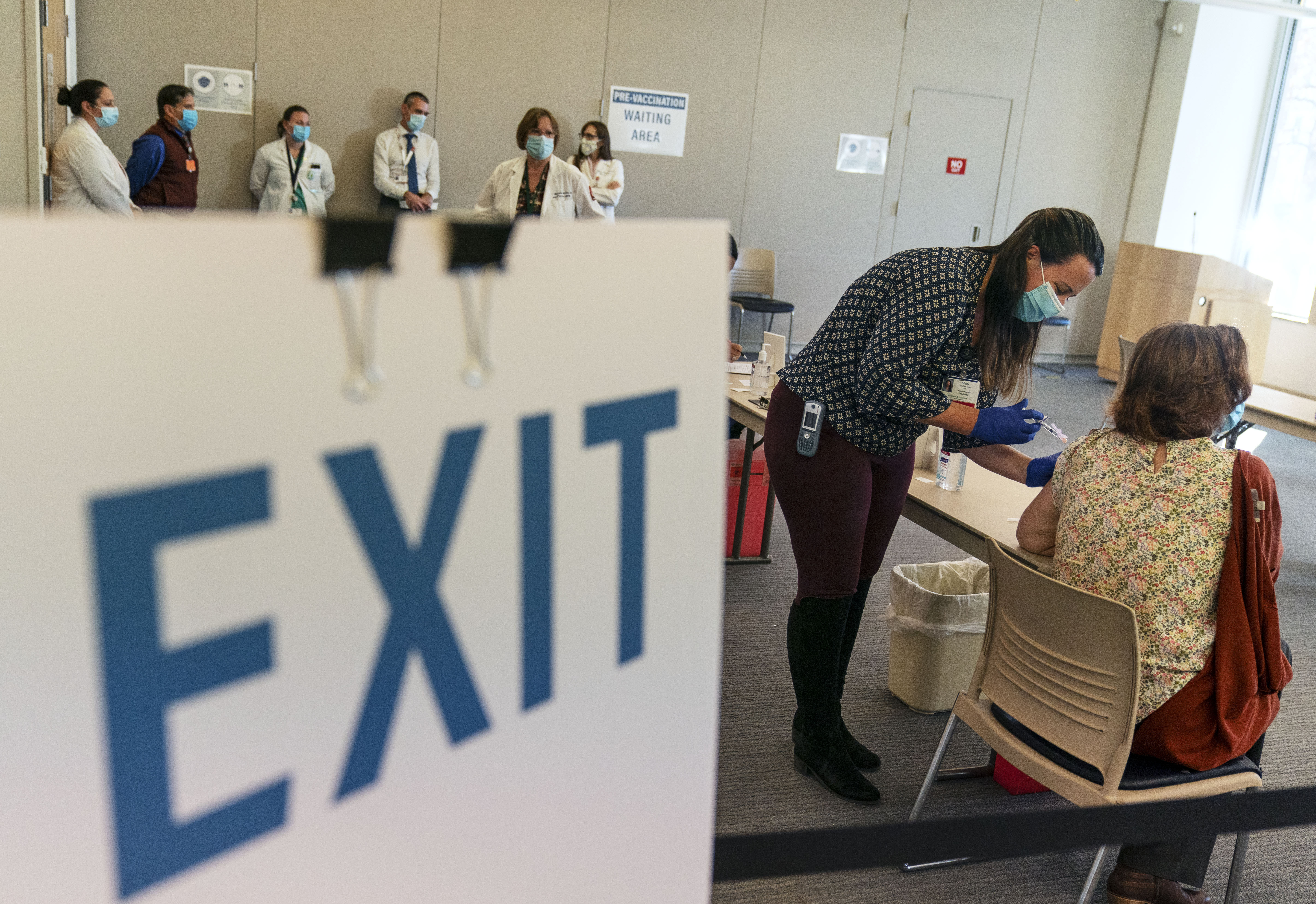 Most R I Hospitals Are About To Revisit Their Covid 19 Vaccine Policies For Employees The Boston Globe