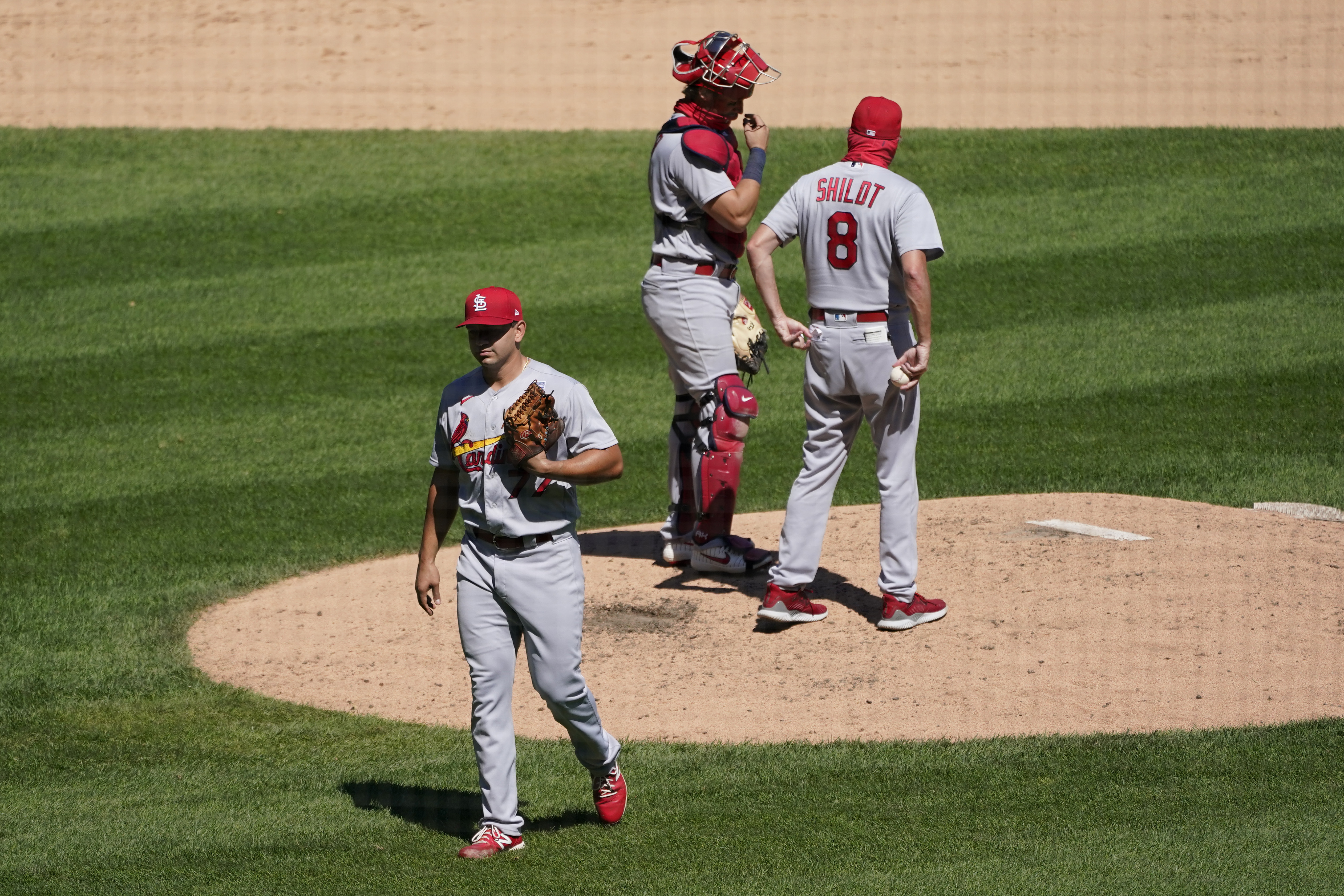 Reds, Pirates won't play Monday, awaiting COVID test results