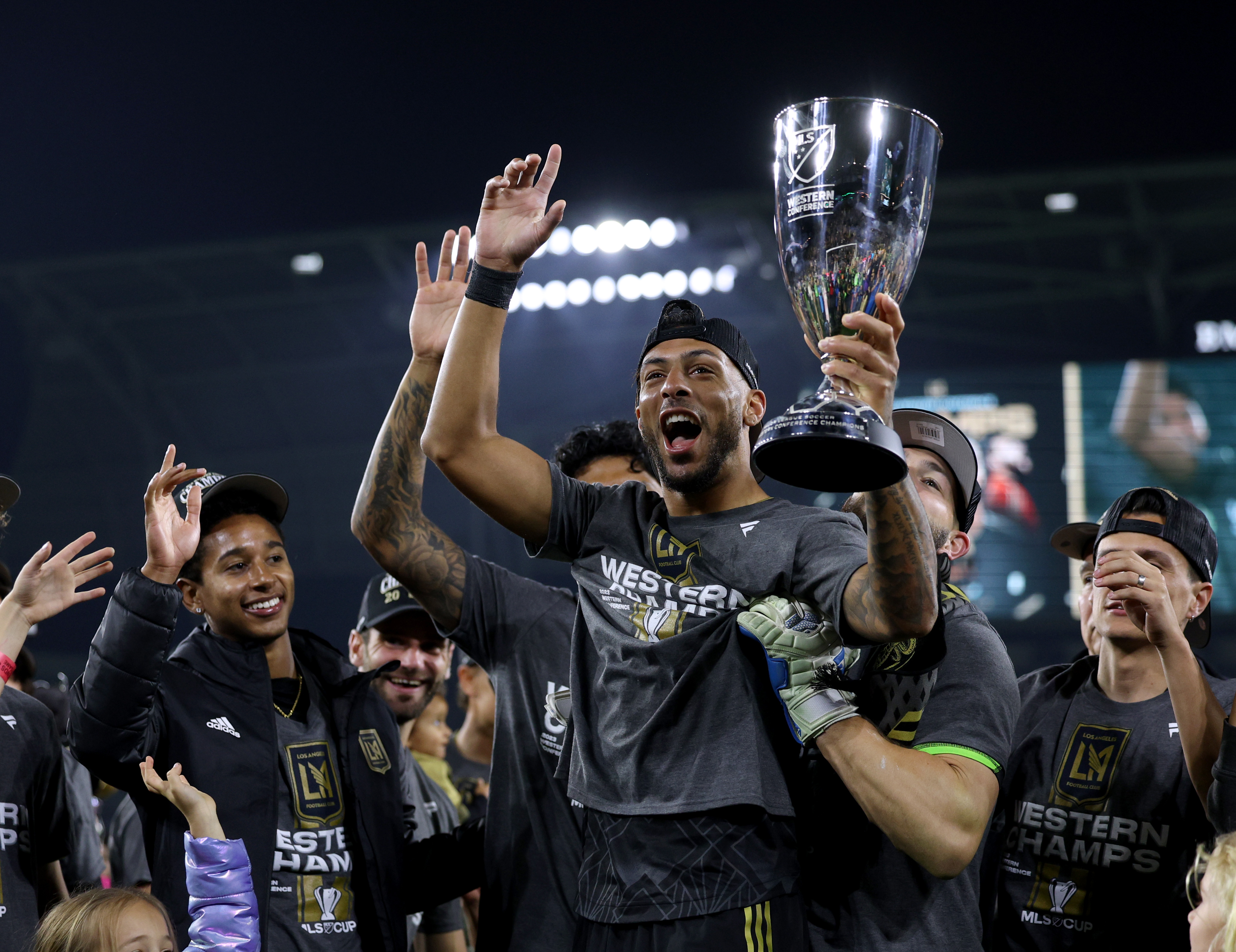 Columbus holds on to beat defending champion LAFC for Major League