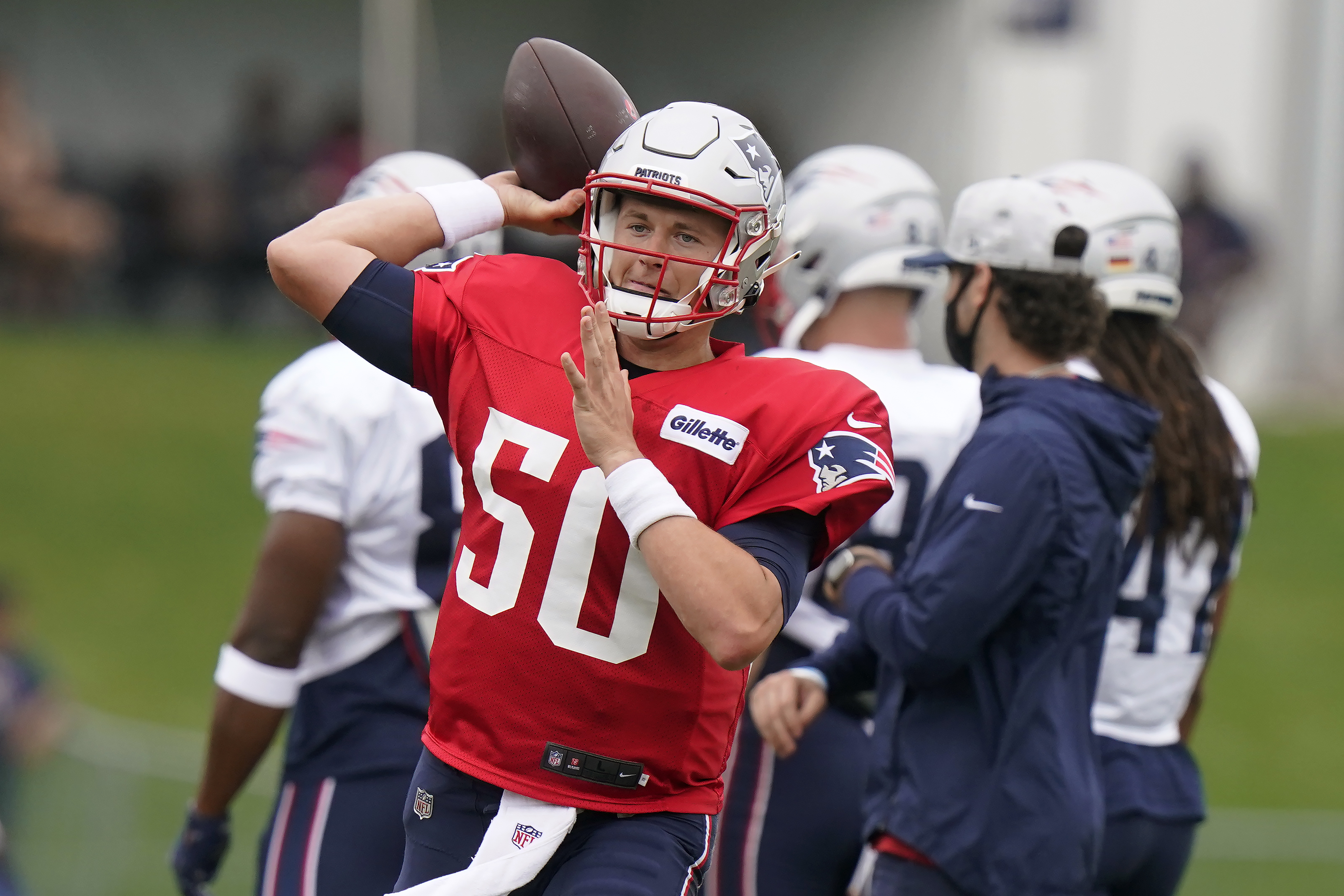 Monday's Patriots quarterback watch: Mac Jones zings it with the