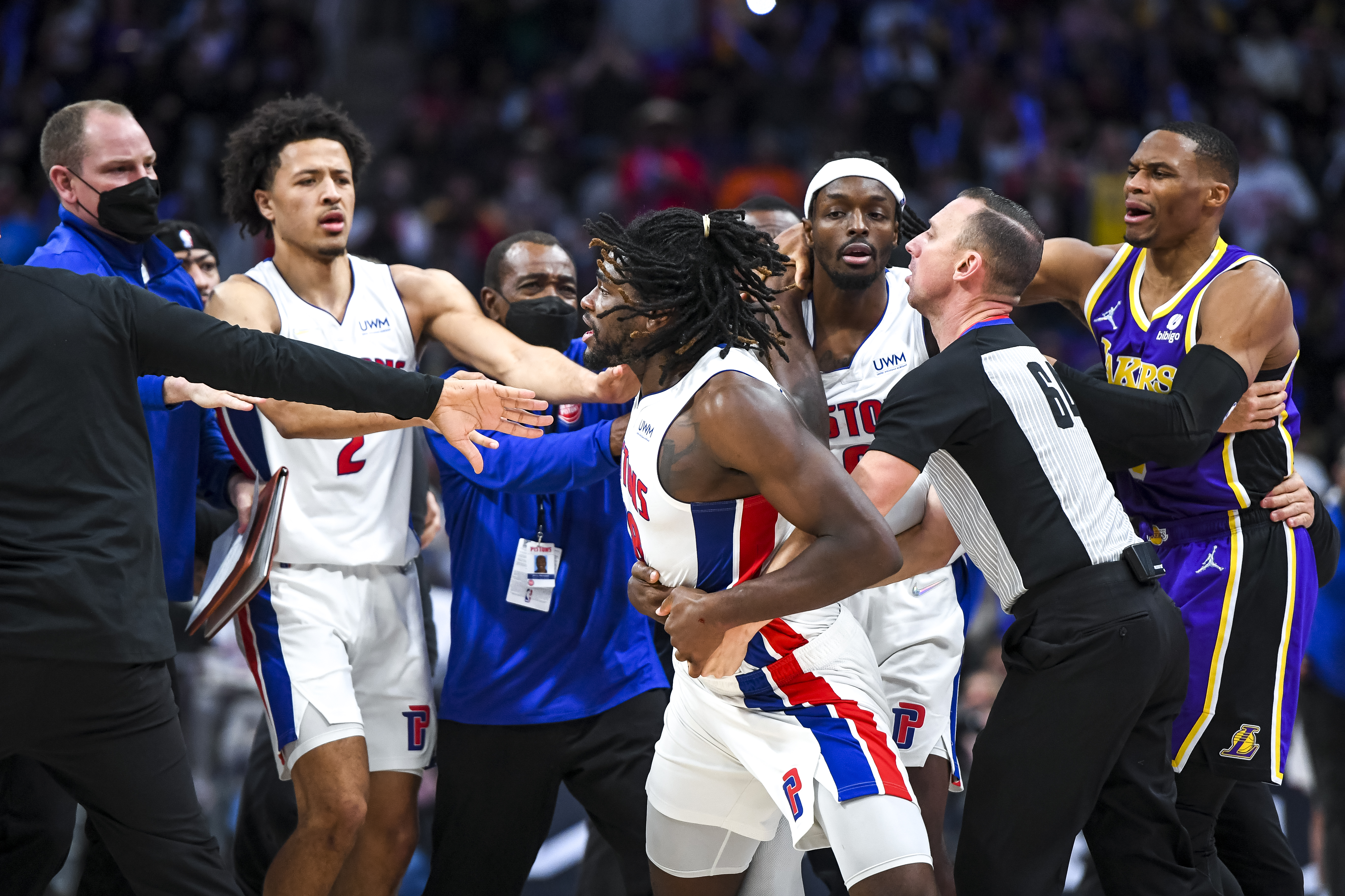 Detroit's Isaiah Stewart left bloody, LeBron James ejected after melee -  The Boston Globe