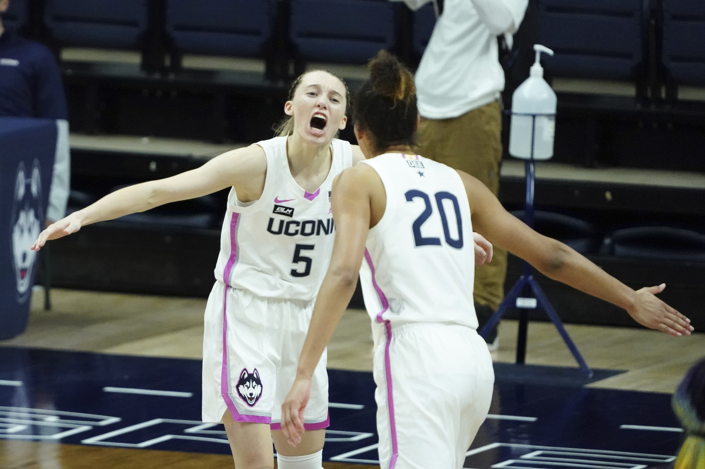 Bueckers (5) celebrated her winning 3-pointer against South Carolina earlier this season.
