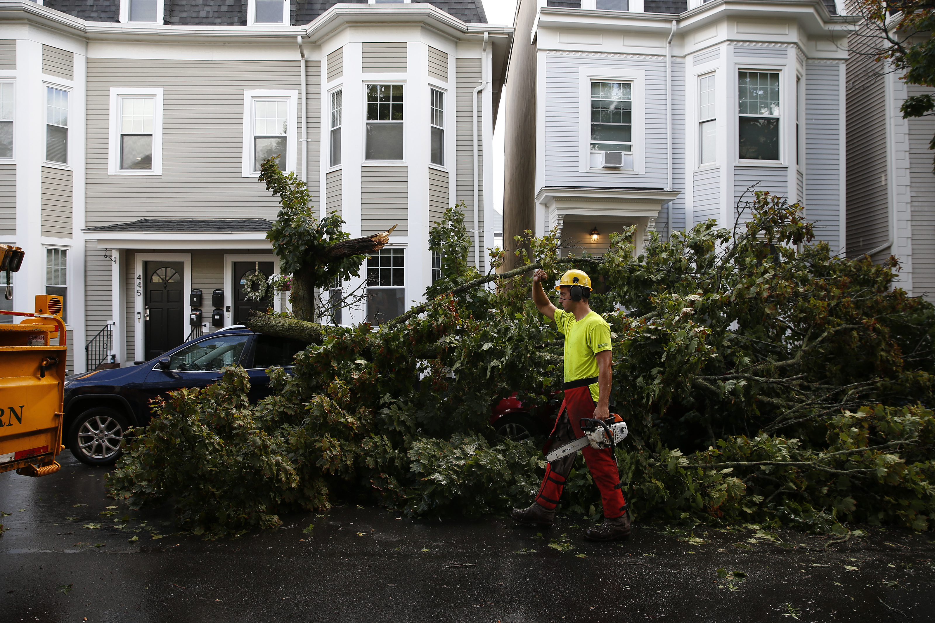 More Than 2 000 Lost Power As Storms Rolled Through Parts Of Mass The Boston Globe