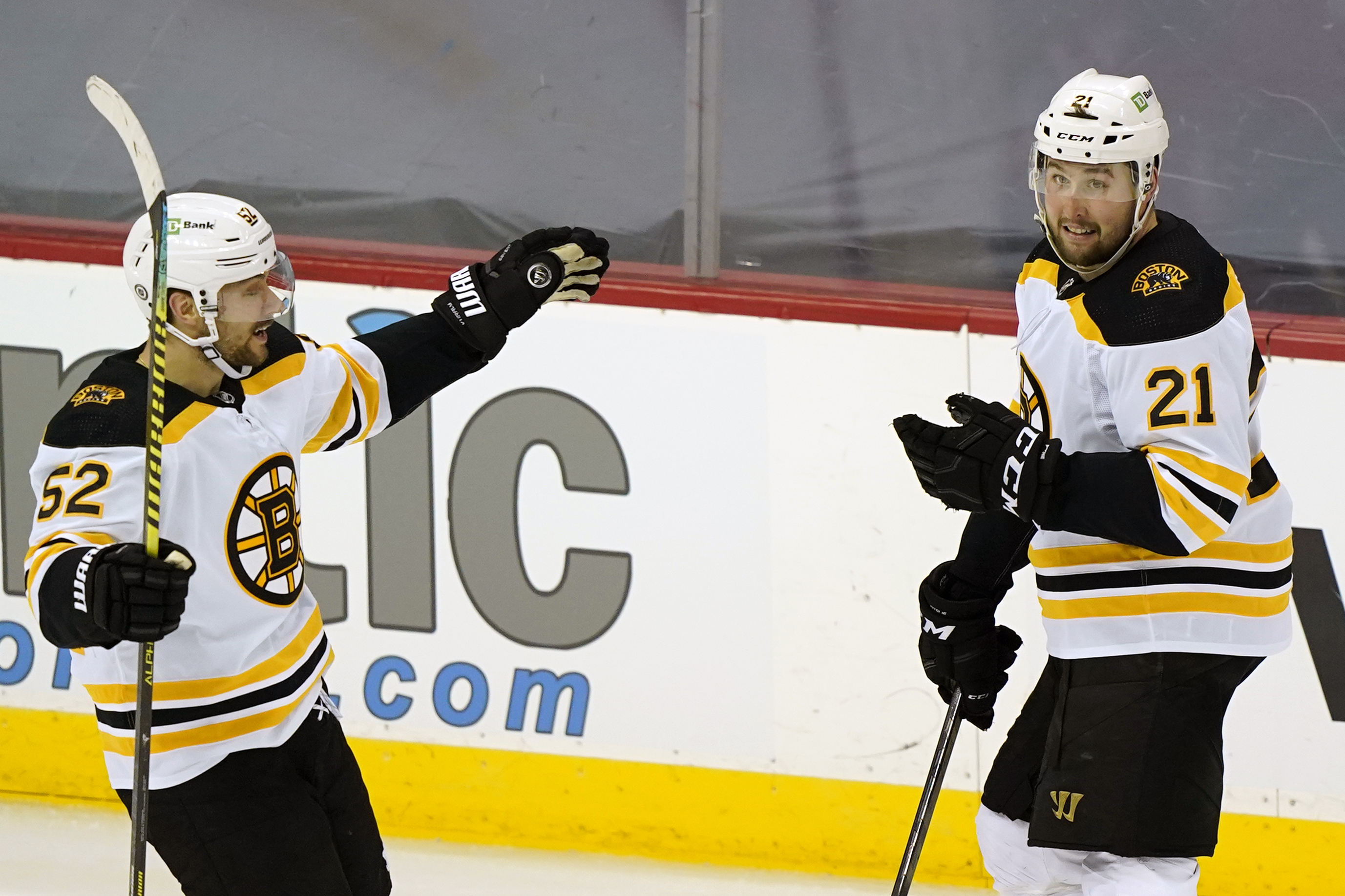 Bruins clinch a playoff berth with a 3-0 victory over the Devils