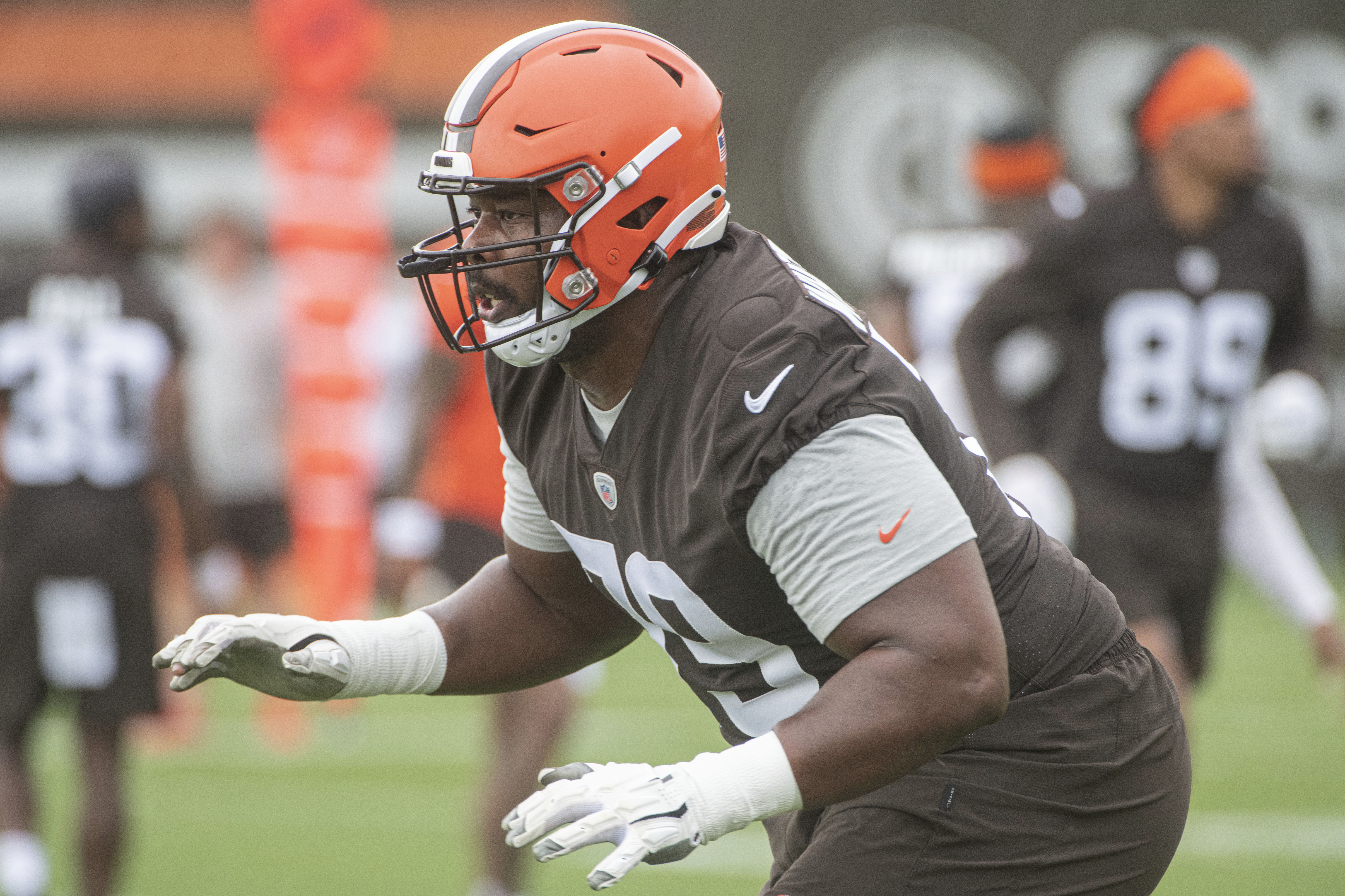 Patriots add offensive line depth, trade Pierre Strong to Browns