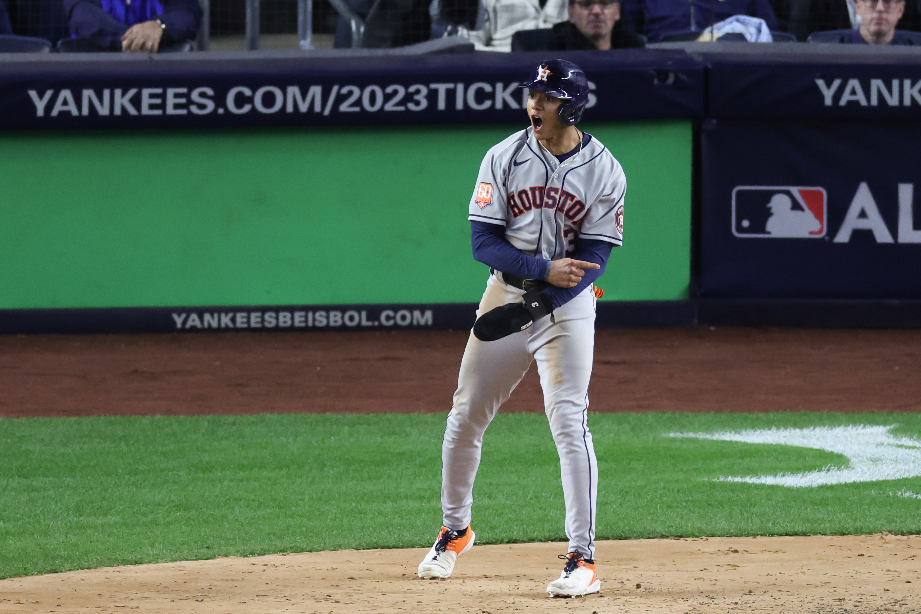 ESPN Stats] The Astros are the third team to go up 3-2 in a postseason  series after losing the first two at home following the 1996 Yankees and  2019 Astros in the