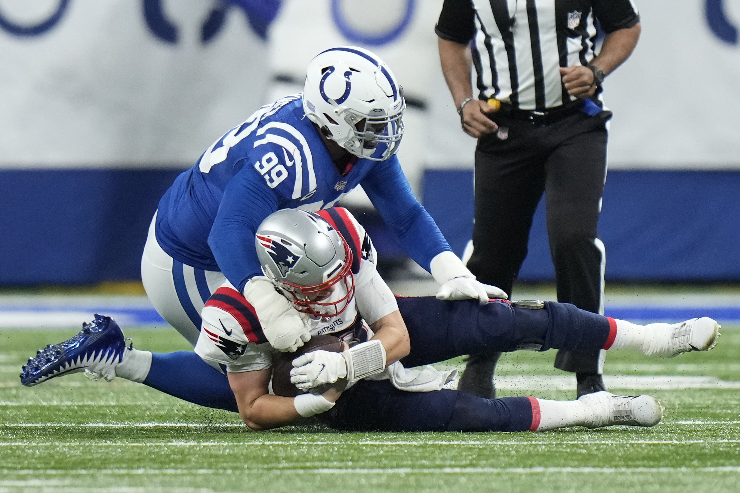 Indianapolis Colts end Patriots' seven-game win streak to boost