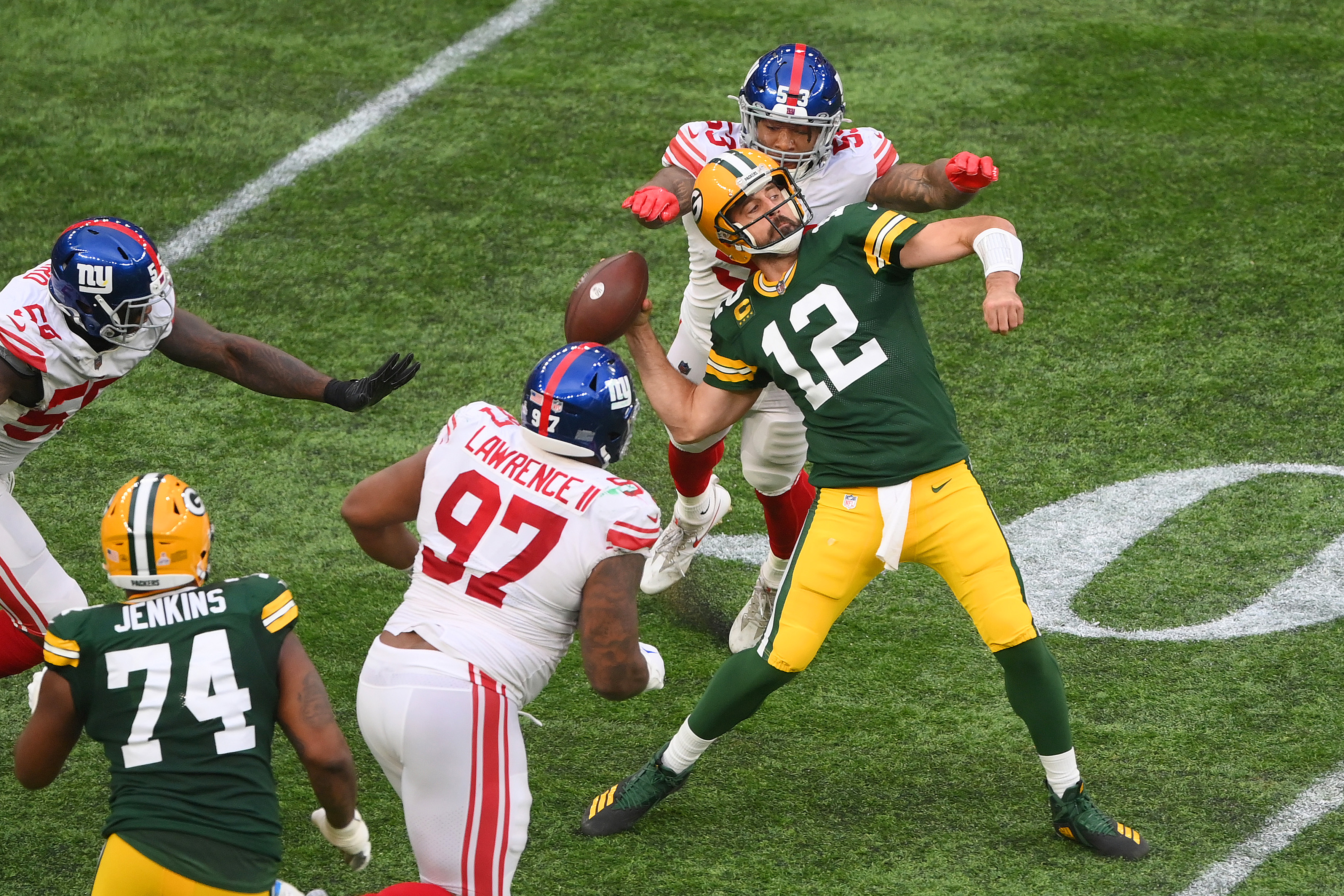 Packers play 1st international game, facing Giants in London