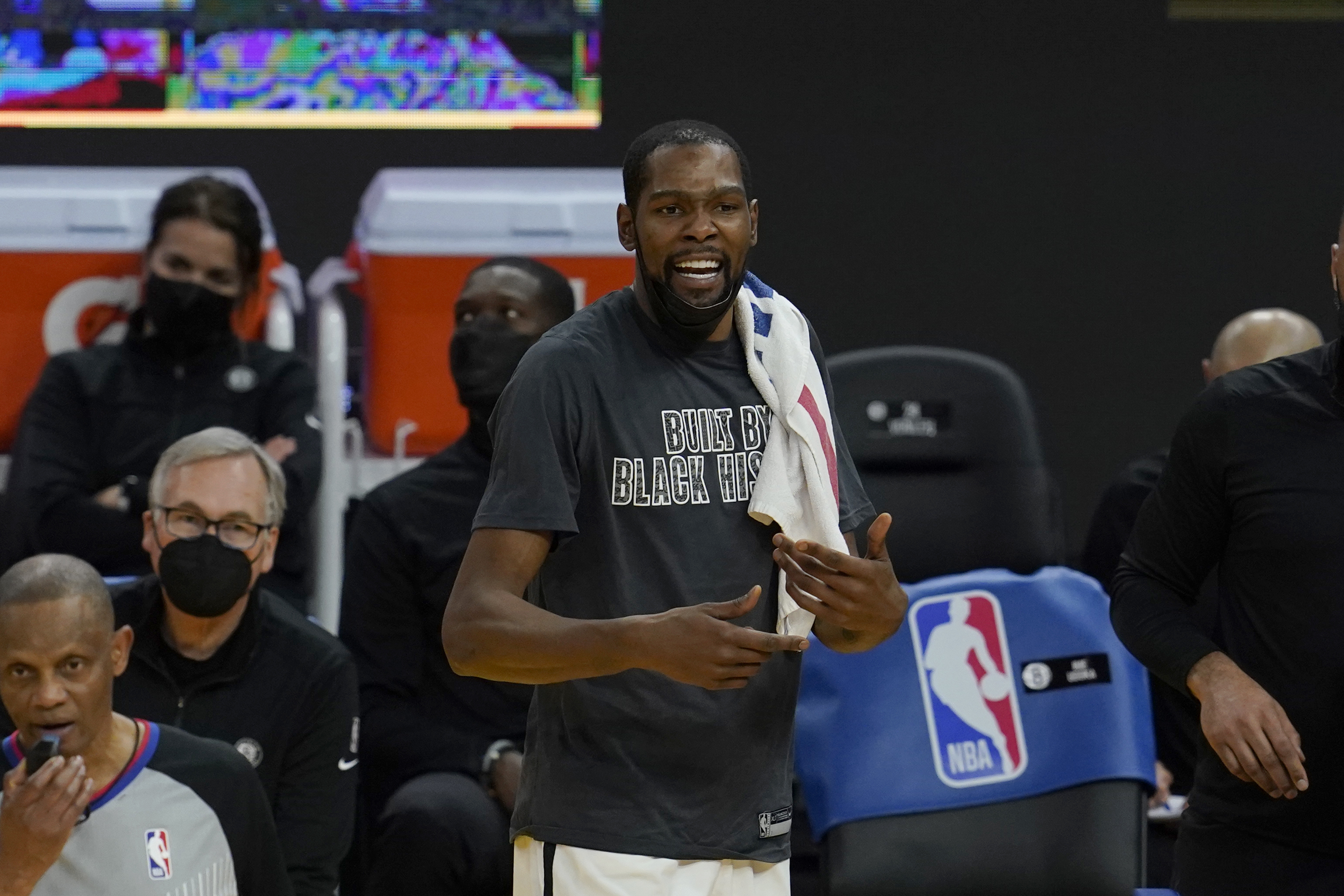 Durant cheered by fans, says Suns have 'all the pieces