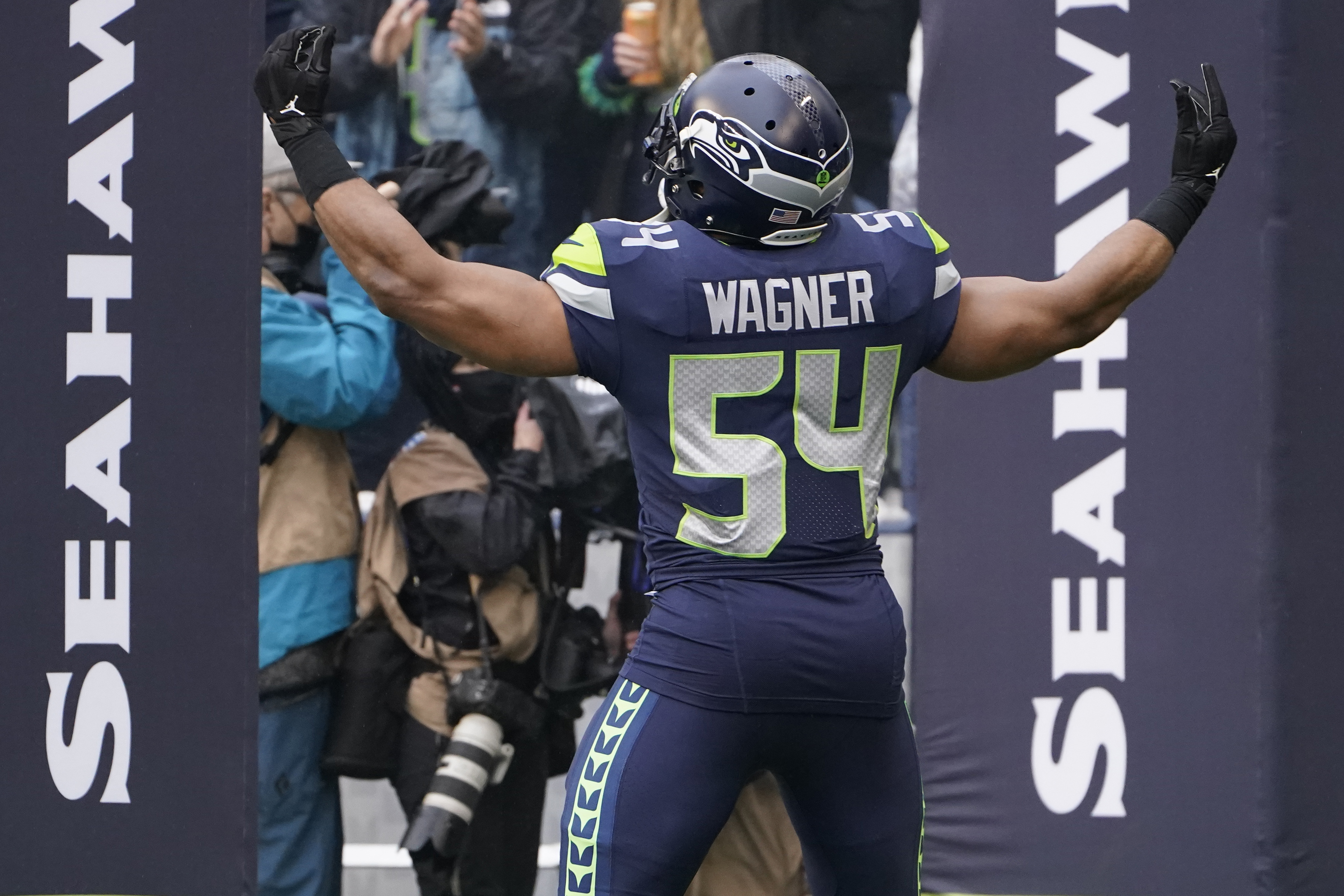 Seahawks linebacker Bobby Wagner says he intends on playing past the 2023  season