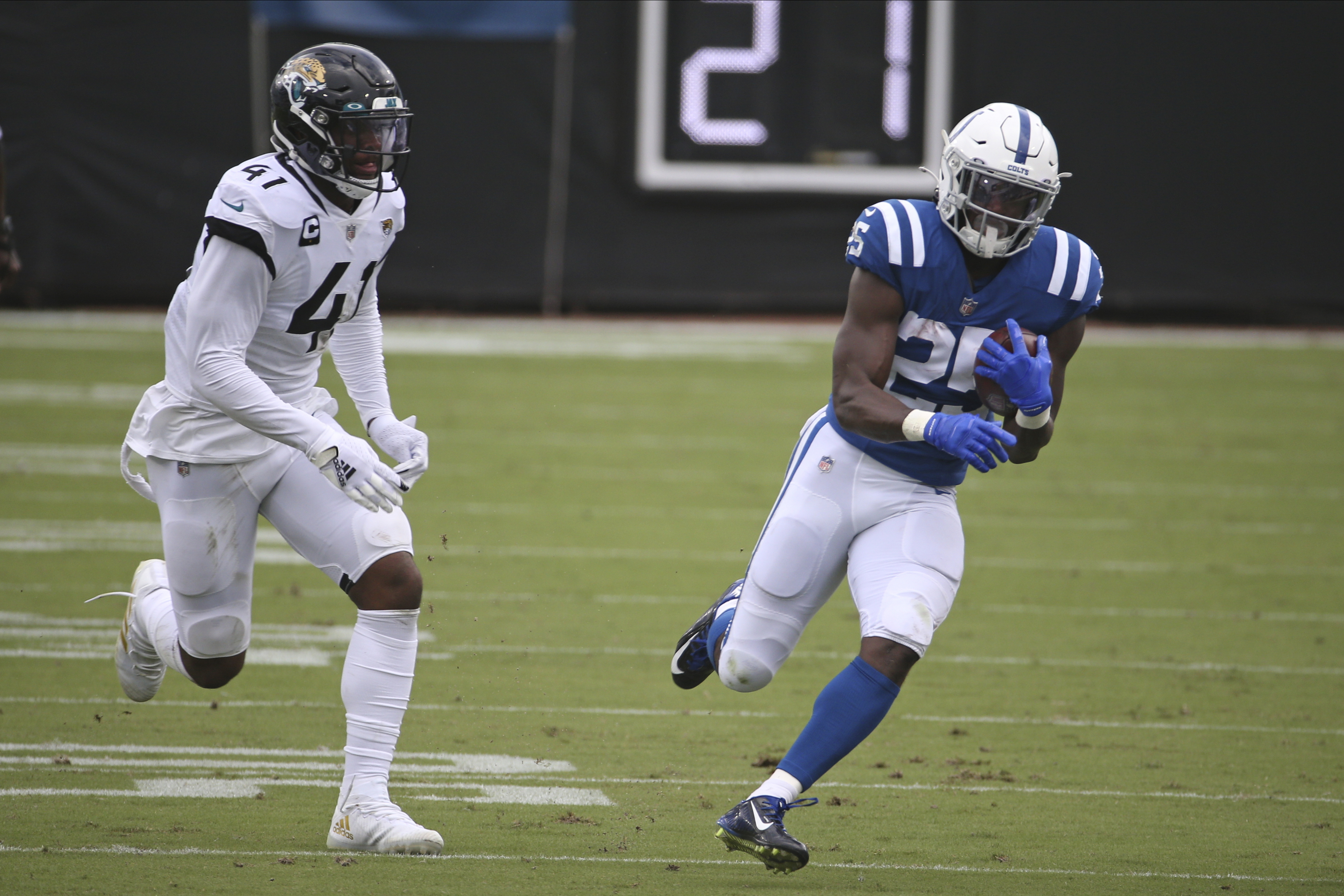 Indianapolis Colts: Nyheim Hines Admits Indy Let Jonathan Taylor