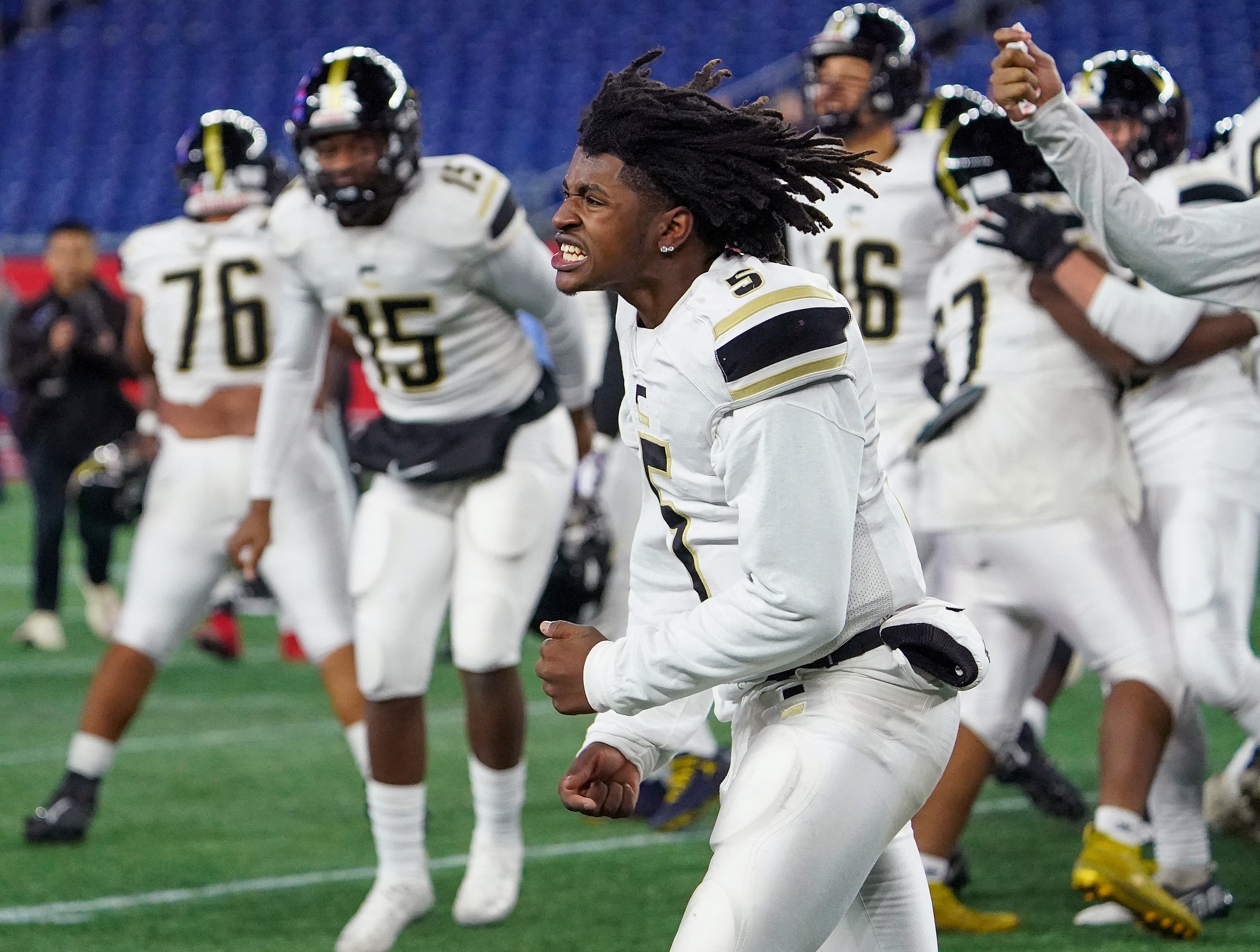 Springfield Central steps up, wins Div. 1 Super Bowl title – Boston Herald