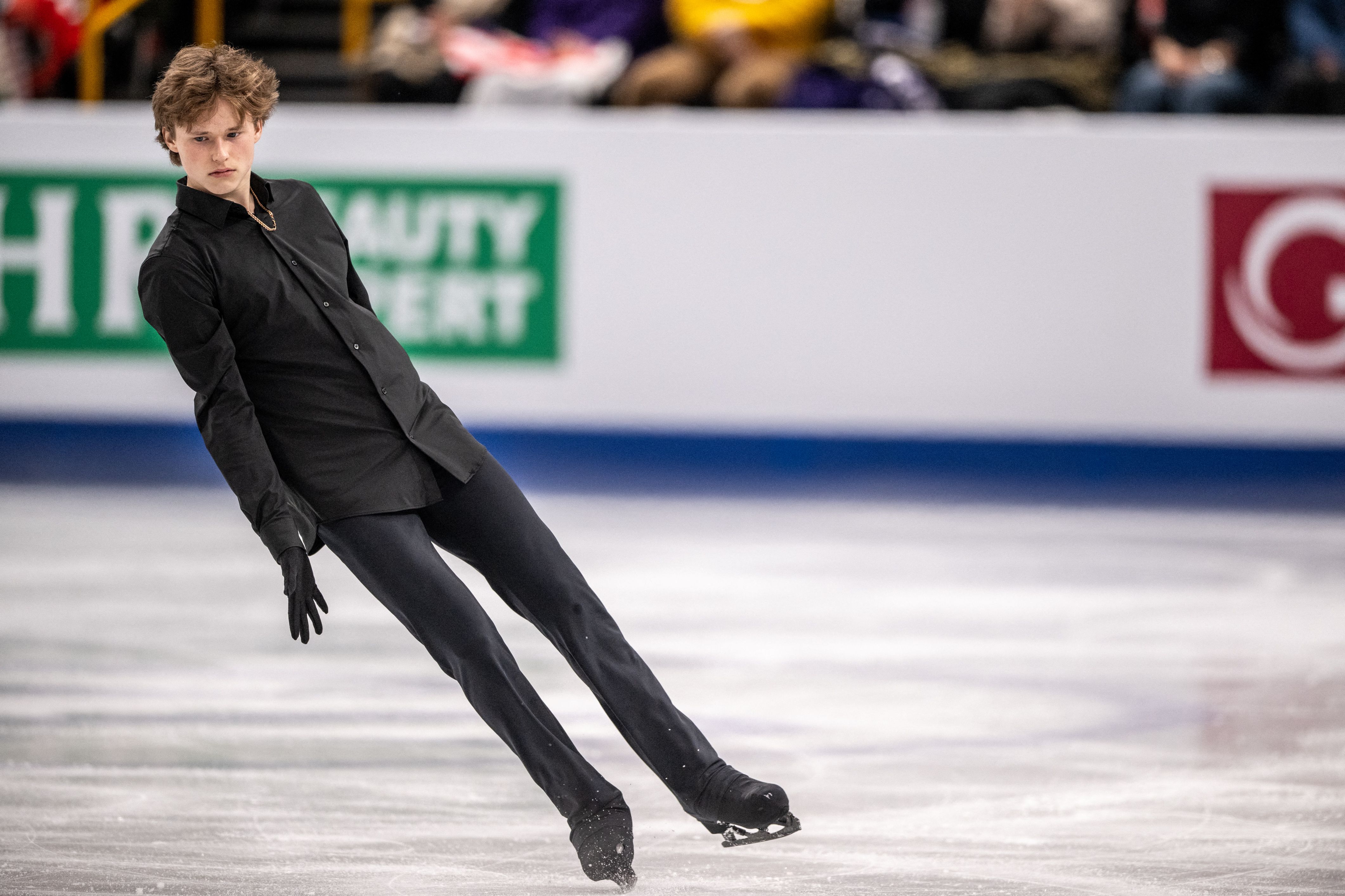Shoma Uno leads Ilia Malinin after mens short program in world figure skating competition