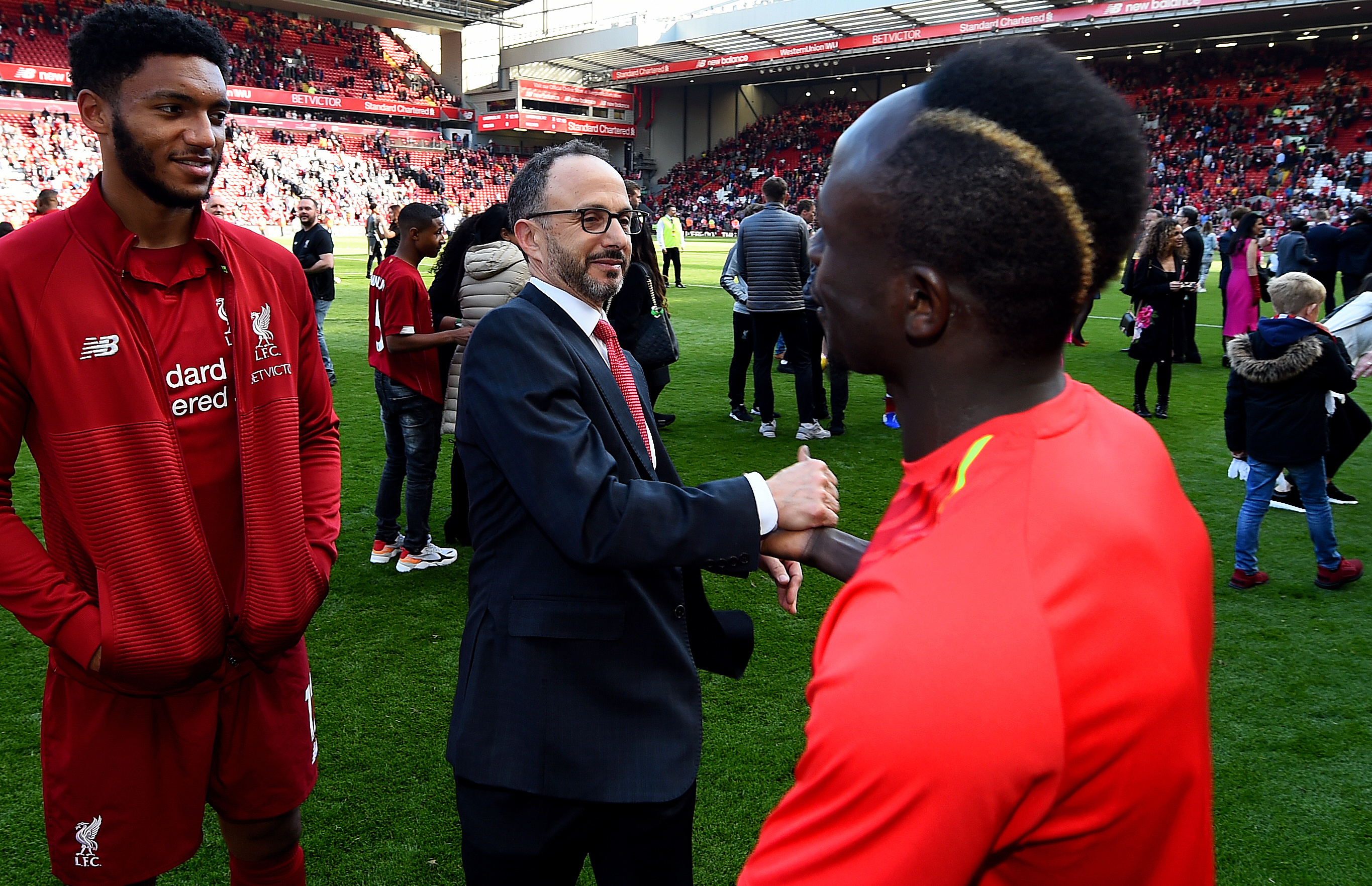 Gordon greeted Liverpool player Sadio Mane after a Premier League match in May 2019.