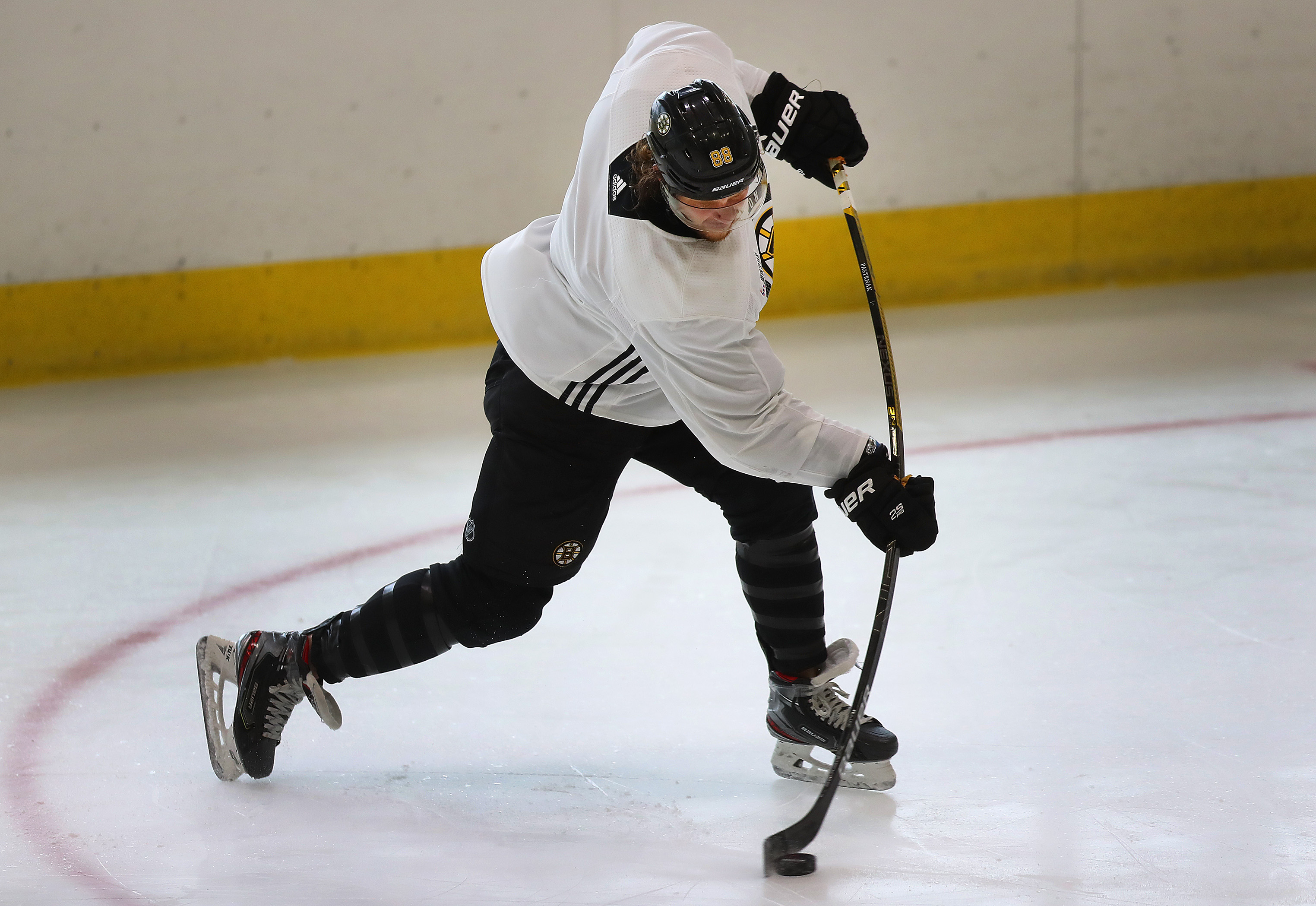 Bruins forward David Pastrnak fights cancer with new pasta partnership -  The Boston Globe