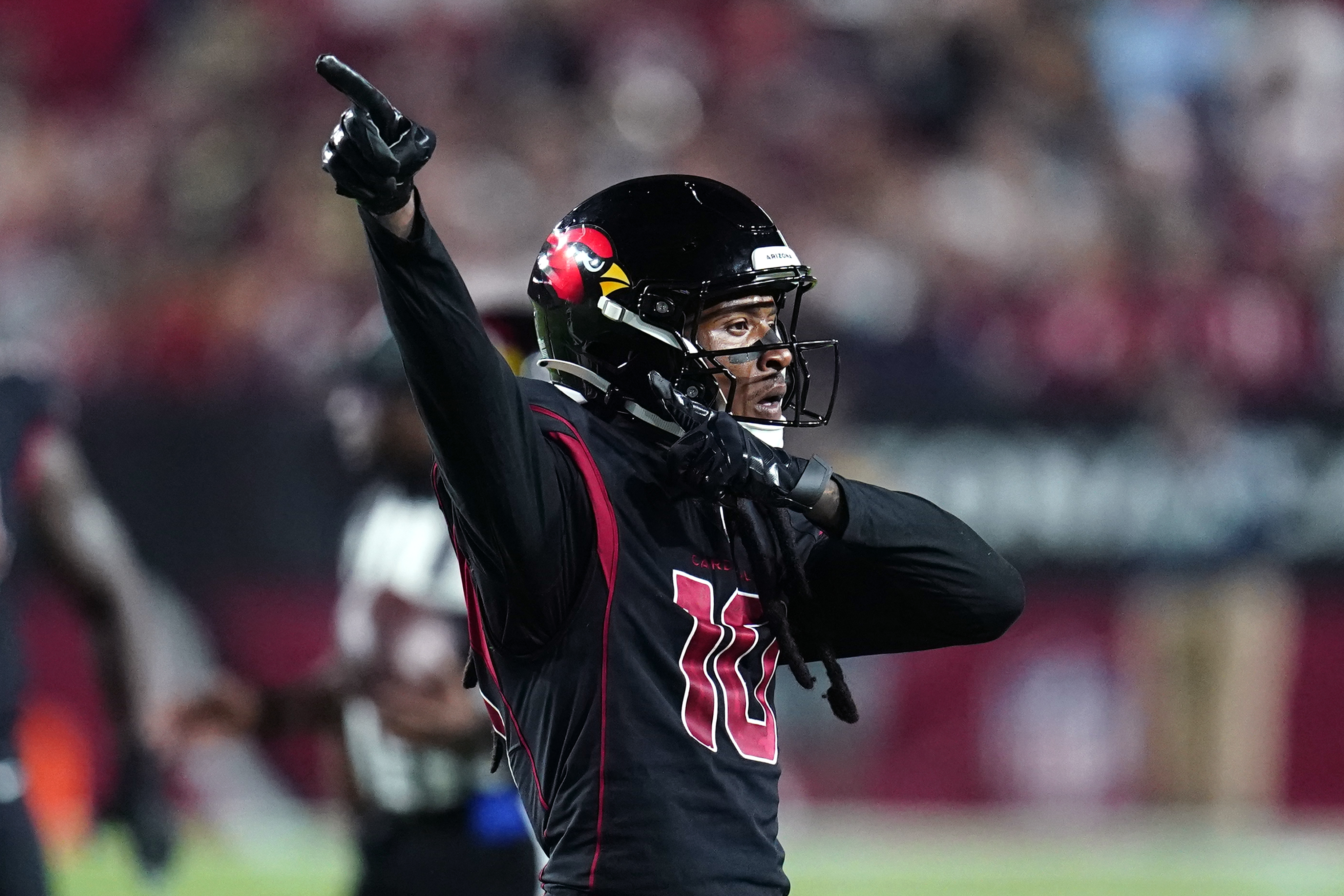 Free agent DeAndre Hopkins poses with Matthew Judon in Patriots