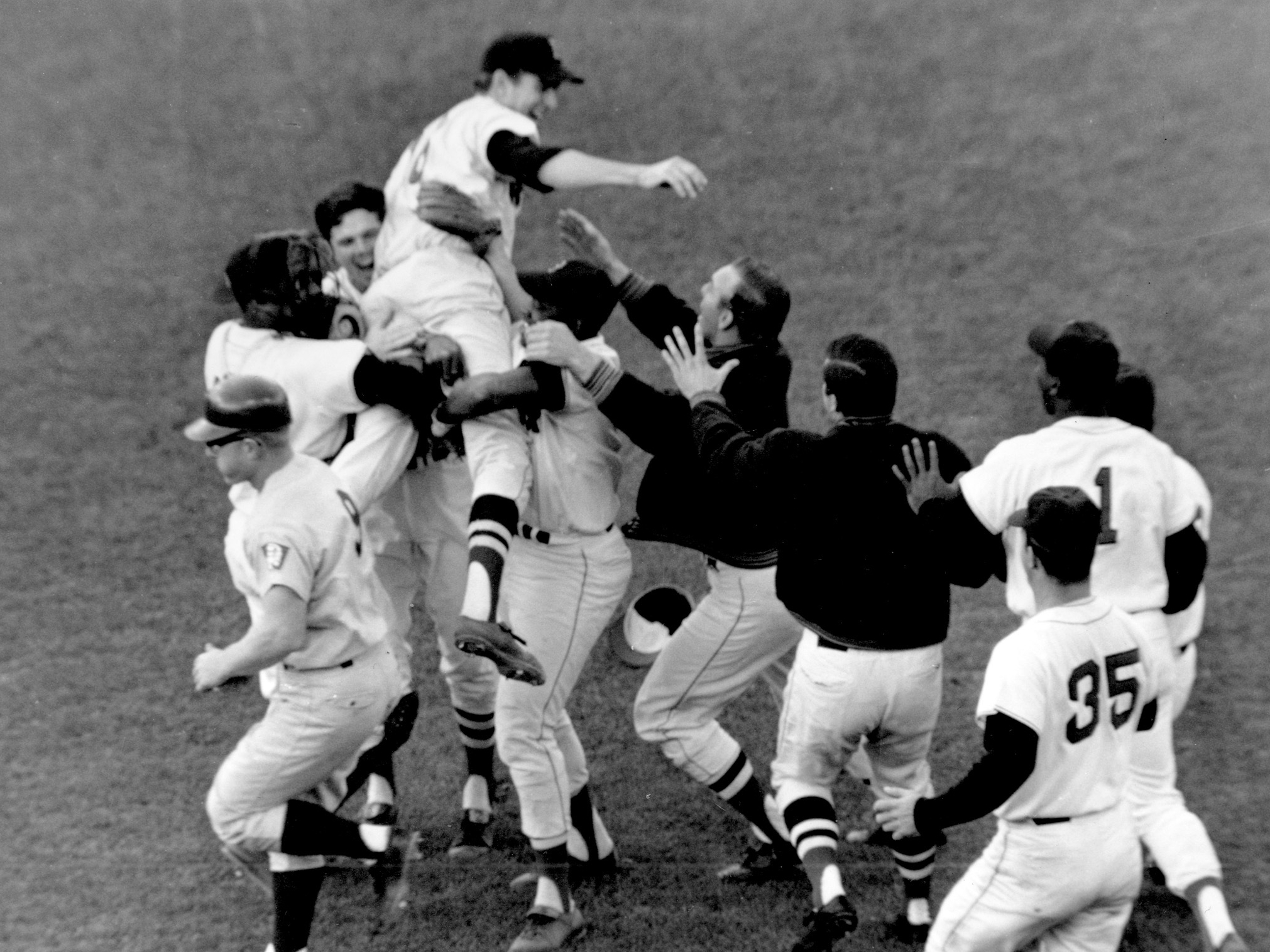 Year of the Pitcher book: Bob Gibson 1967 World Series - Sports